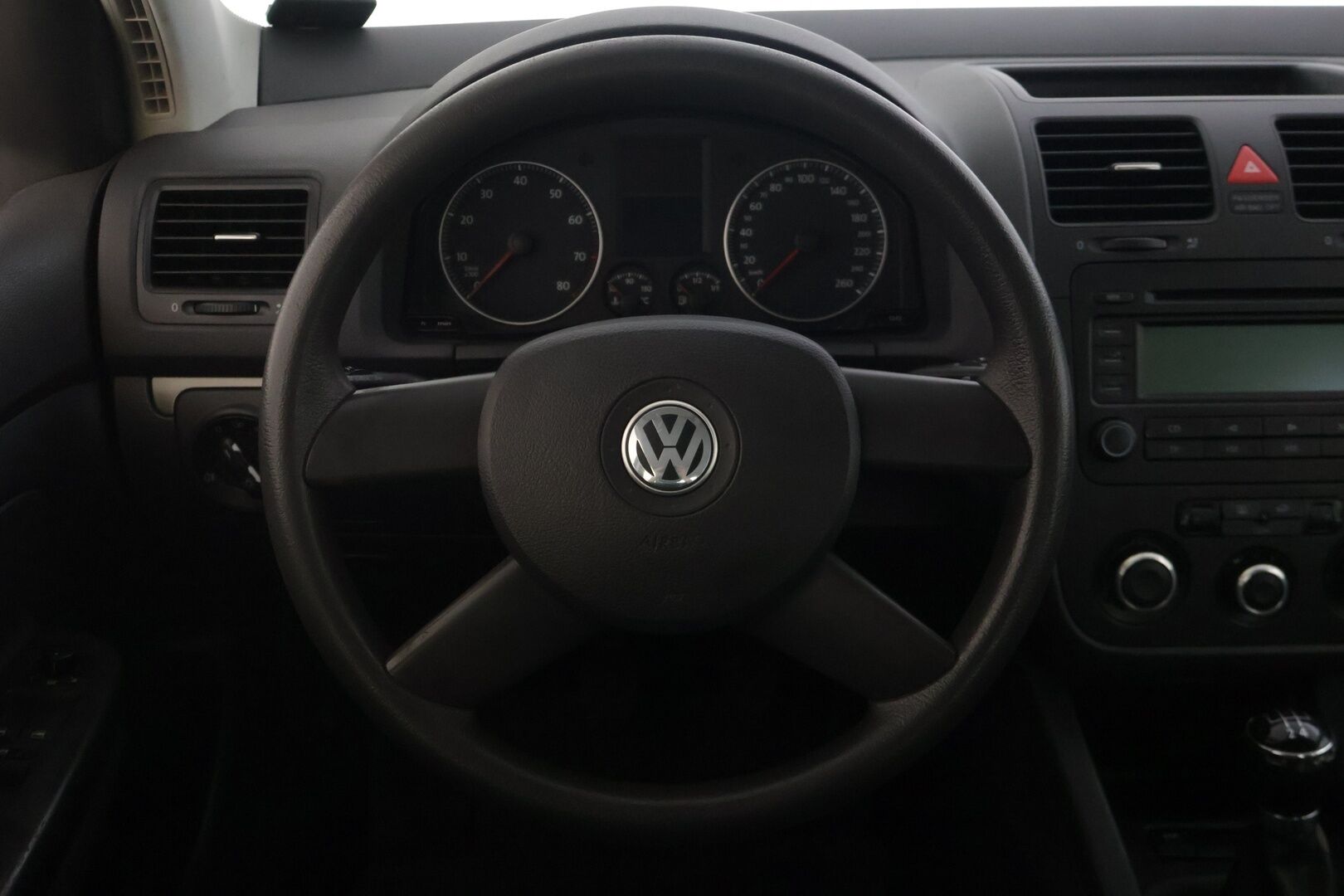 Volkswagen Golf 2005 4D GOLF HATCHBACK 1.6-1K/258 - | MYYDÄÄN HUUTOKAUPAT.COMISSA | Suomi-auto | Vakkari | 2x renkaat vanteilla |