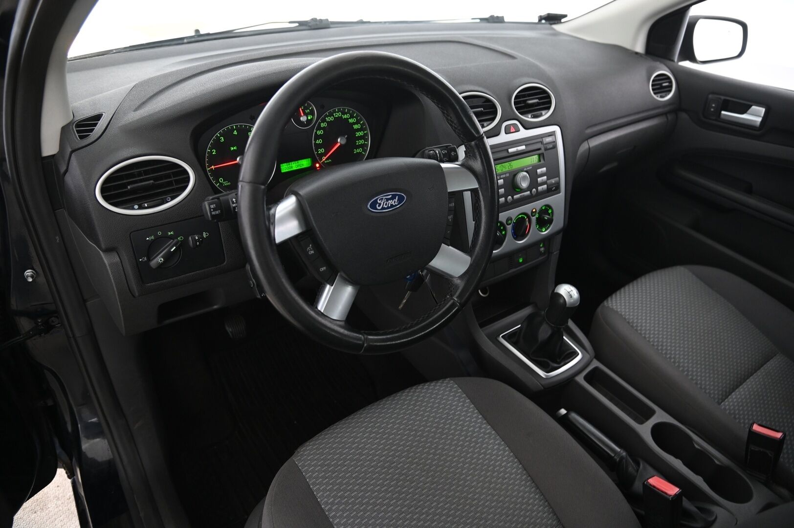 Ford Focus 2006 *Myydään Huutokaupat.com*