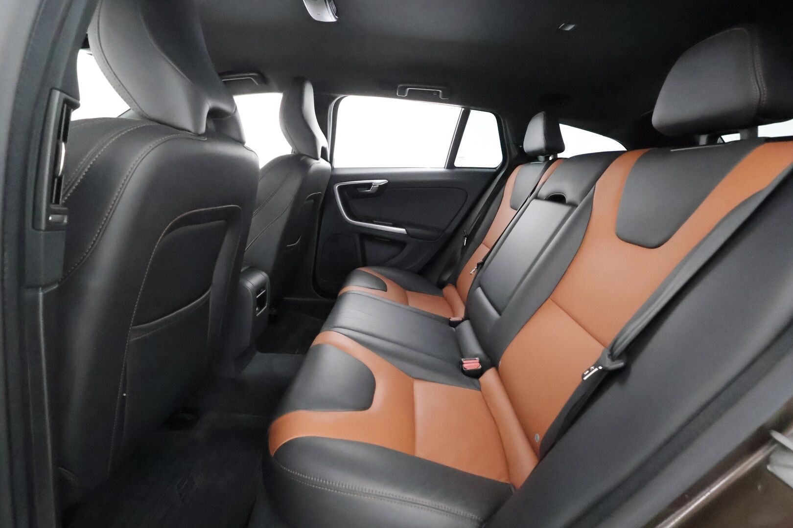 Volvo V60 Cross Country 2016 D4 AWD Summum aut - | ACC | Webasto | Koukku | Muistipenkki | P.tutkat | Nahat | BLIS | Ratinlämmitys | Digimittaristo | Suomi-auto | Kahdet Renkaat |