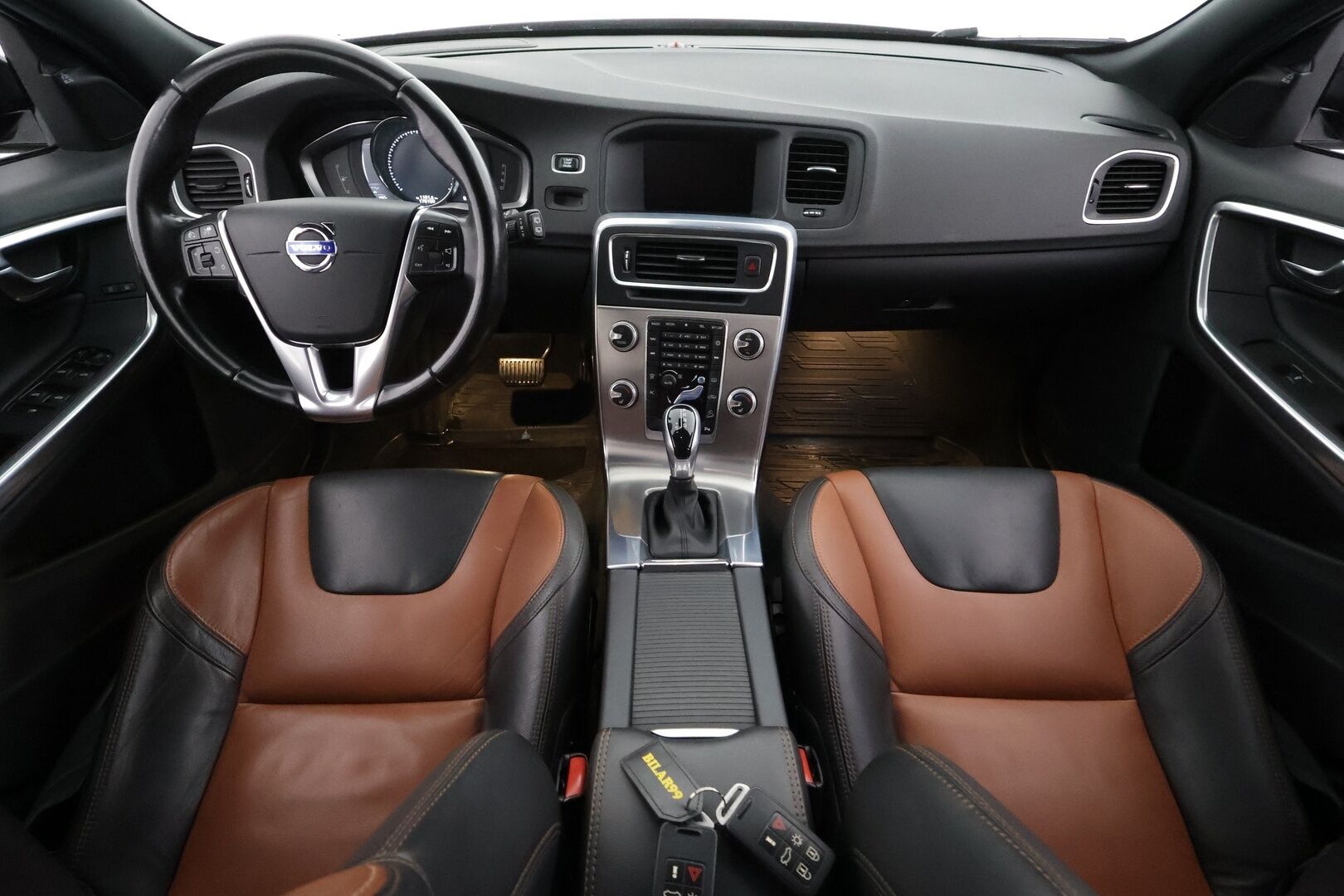 Volvo V60 Cross Country 2016 D4 AWD Summum aut - | ACC | Webasto | Koukku | Muistipenkki | P.tutkat | Nahat | BLIS | Ratinlämmitys | Digimittaristo | Suomi-auto | Kahdet Renkaat |