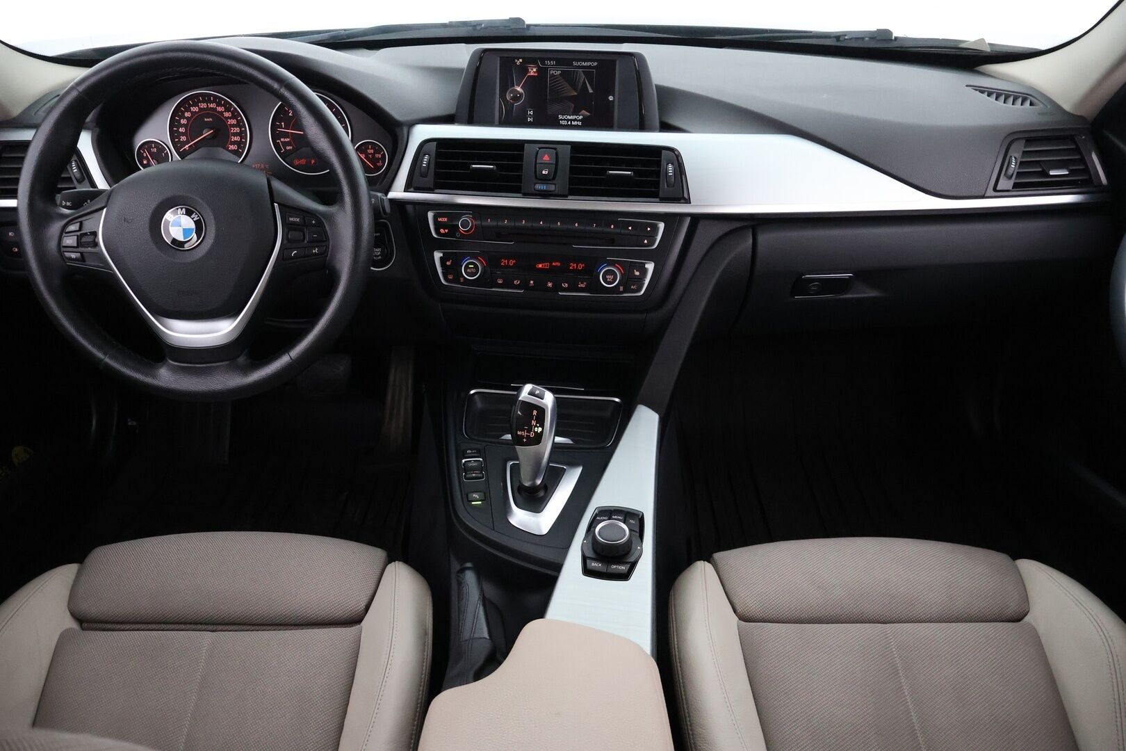 BMW 320 2015 F30 Sedan 320i TwinPower Turbo A xSport Edition - SportLine | Suomi-auto | Sport-penkit | Xenon | 