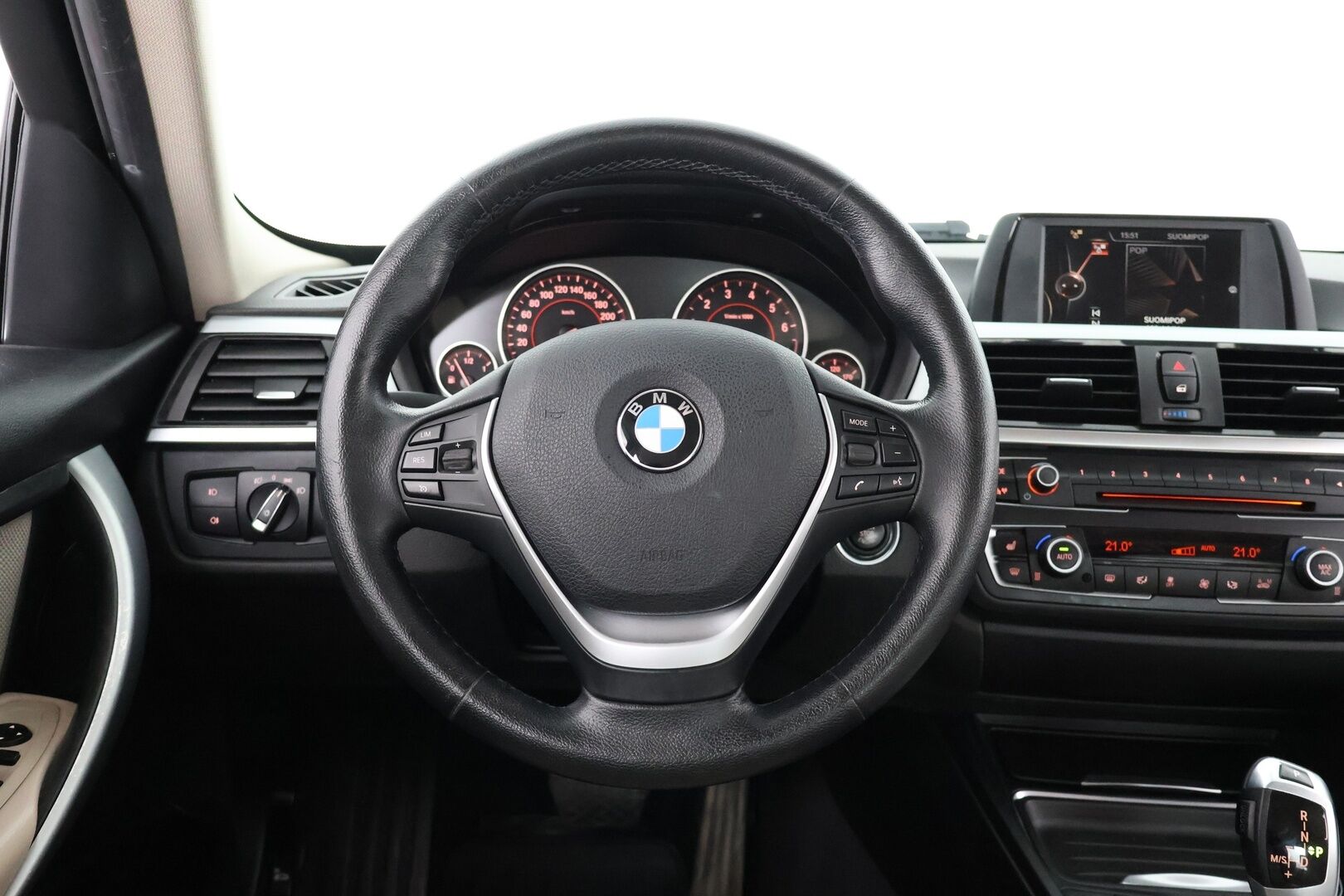 BMW 320 2015 F30 Sedan 320i TwinPower Turbo A xSport Edition - SportLine | Suomi-auto | Sport-penkit | Xenon | 