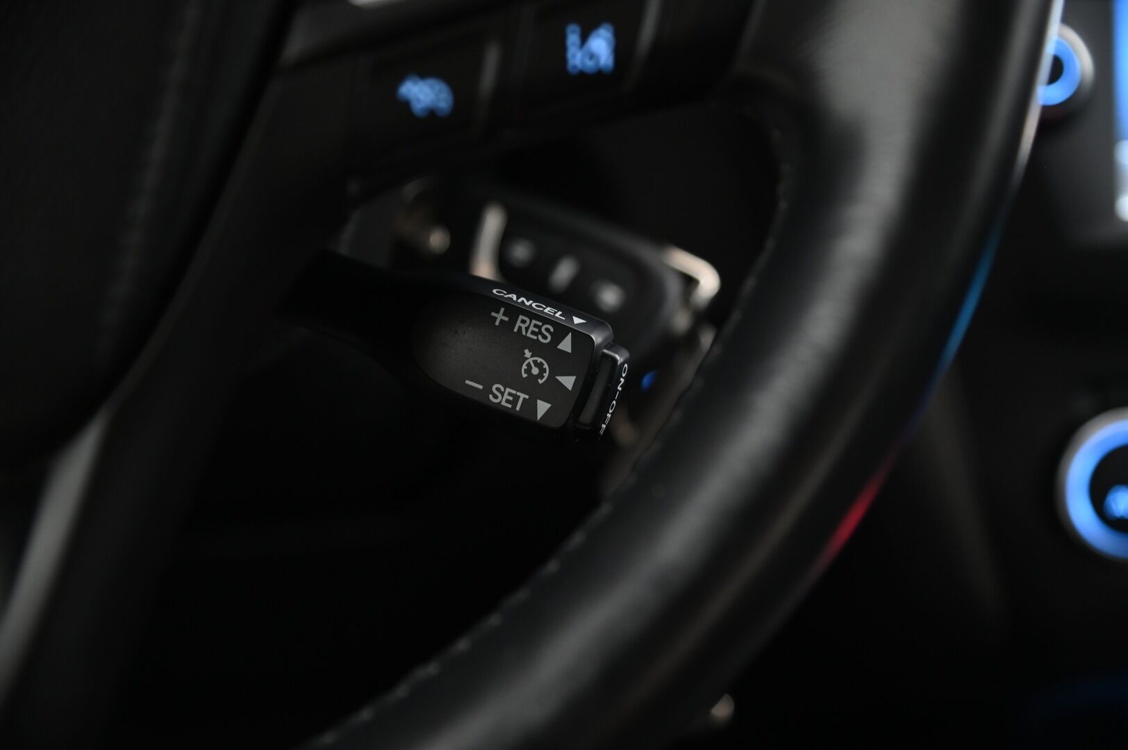 Toyota Avensis 2015 1,8 Valvematic Active Sedan Multidrive S *Koukku / P*Kamera / Navi / Vakkari* - *2x renkaat / Juuri saapunut*
