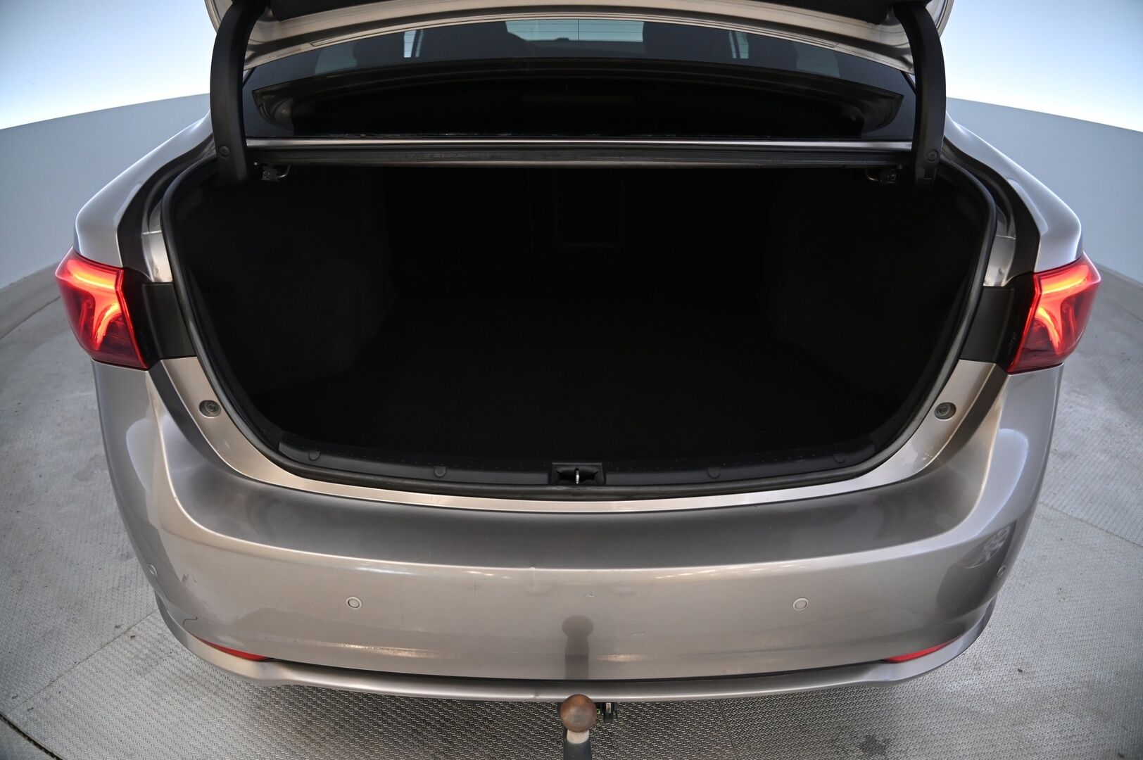 Toyota Avensis 2015 1,8 Valvematic Active Sedan Multidrive S *Koukku / P*Kamera / Navi / Vakkari* - *2x renkaat / Juuri saapunut*