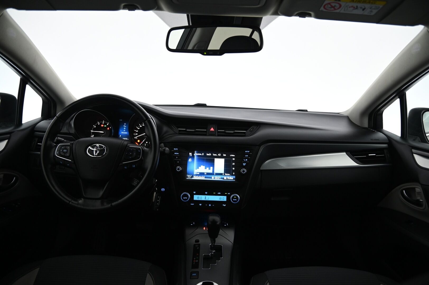 Toyota Avensis 2015 1,8 Valvematic Active Sedan Multidrive S *Koukku / P*Kamera / Navi / Vakkari* - *2x renkaat / Juuri saapunut*