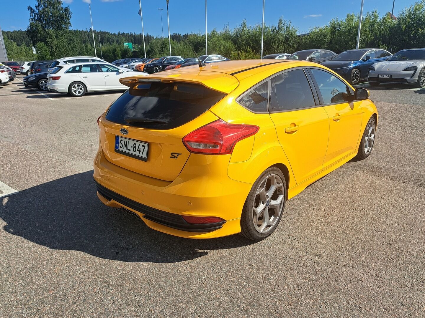 Ford Focus 2015 2,0 TDCi 185 hv Start/stop M6 ST 5-ovinen - * Webasto / Recaro / Sony Audio / Lämm.Tuulilasi / Xenon / P.Tutka / Upea yksilö! *