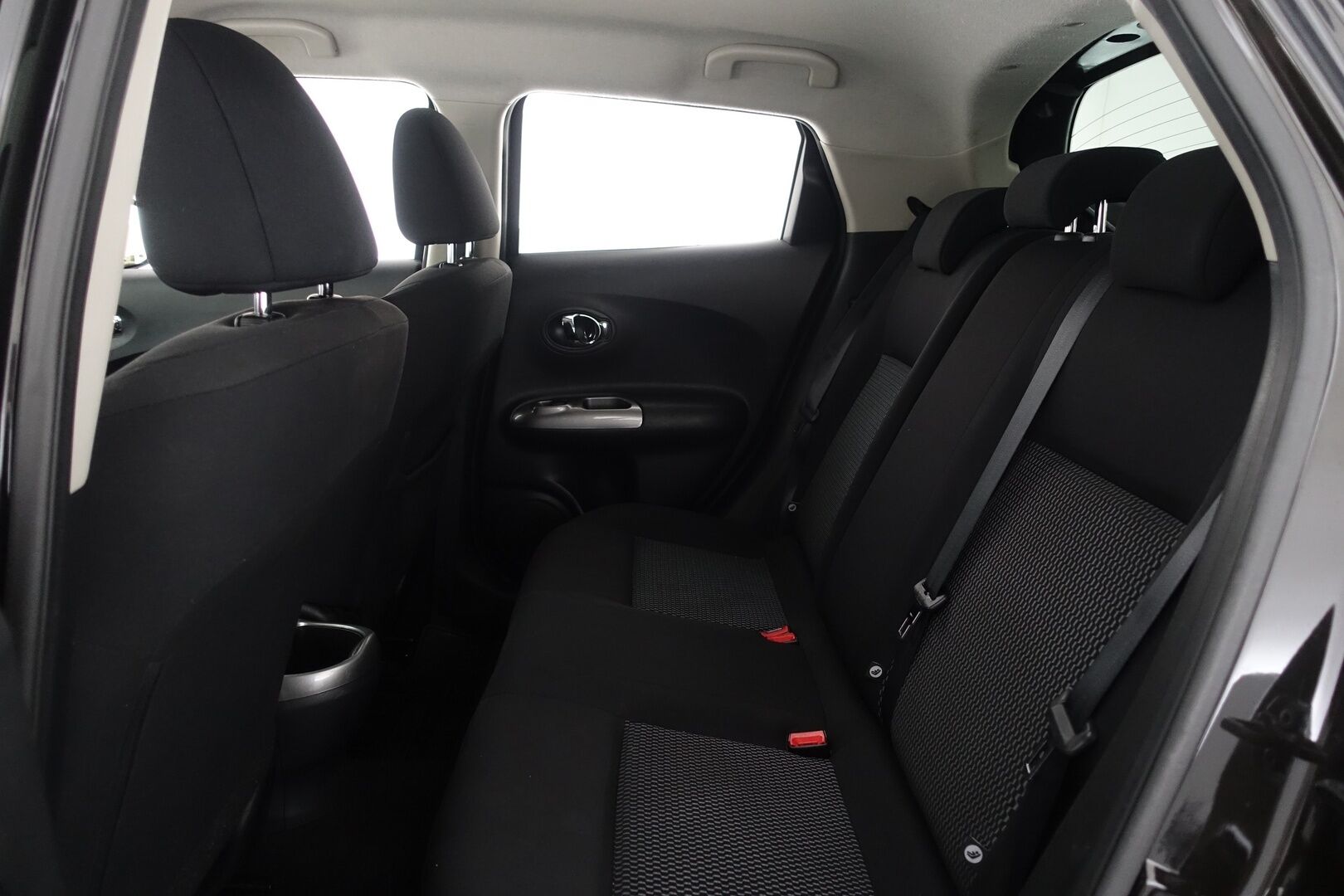 Nissan Juke 2015 DIG-T 115 Acenta 2WD 6M/T Tech Pack E6 - | Juuri Katsastettu! | Ketju vaihdettu 2025 | 360 | 2x renkaat aluvanteilla | Suomi-Auto | Lohko. sisäpistokkeella | 