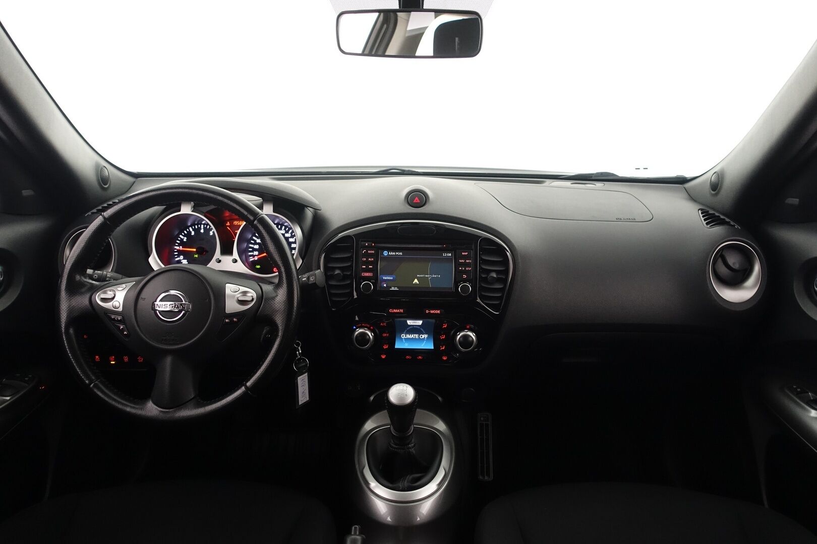 Nissan Juke 2015 DIG-T 115 Acenta 2WD 6M/T Tech Pack E6 - | Juuri Katsastettu! | Ketju vaihdettu 2025 | 360 | 2x renkaat aluvanteilla | Suomi-Auto | Lohko. sisäpistokkeella | 