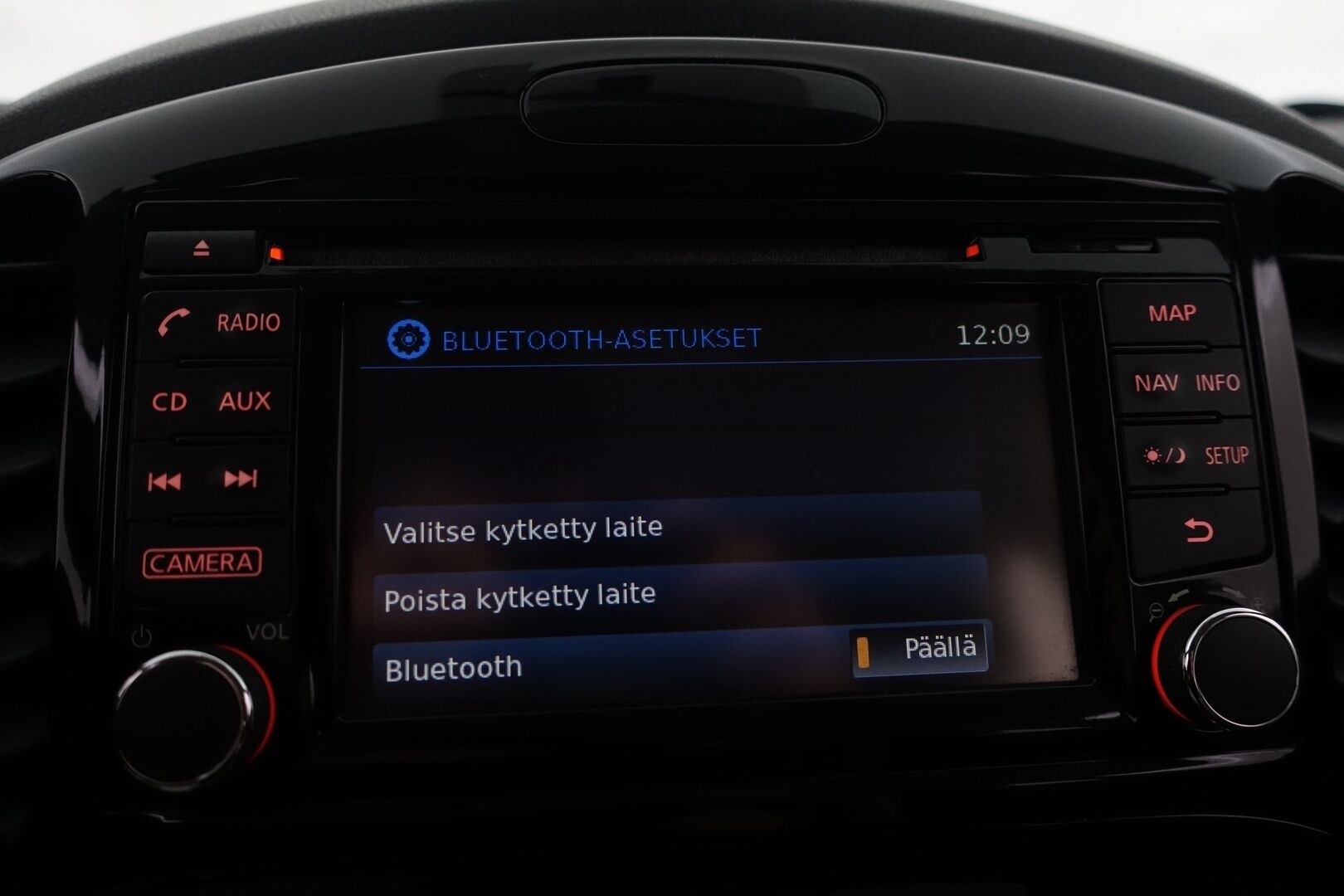 Nissan Juke 2015 DIG-T 115 Acenta 2WD 6M/T Tech Pack E6 - | Juuri Katsastettu! | Ketju vaihdettu 2025 | 360 | 2x renkaat aluvanteilla | Suomi-Auto | Lohko. sisäpistokkeella | 