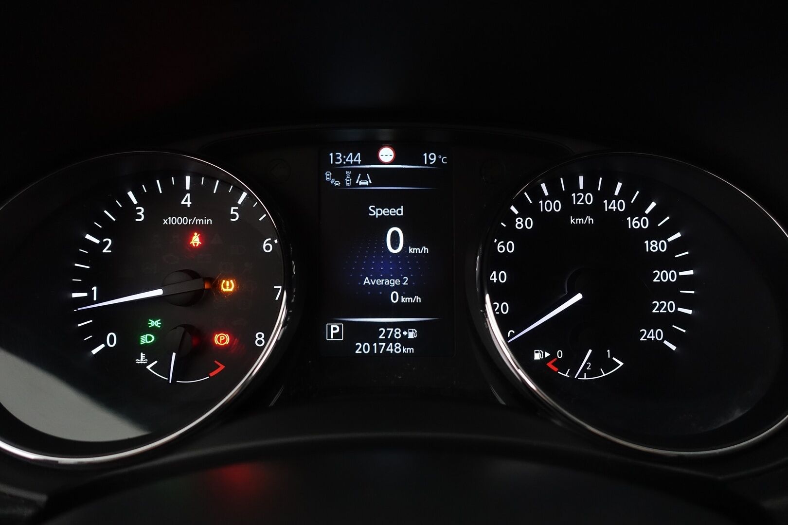 Nissan Qashqai 2015 DIG-T 115 Business 360 2WD Xtronic E6 Leather - Vakkari | 360-Peruutuskamera | Lane Assist | BLIS | Lohko+Sisälämmitin | Sähkösäätöinen kuskin penkki | 2x Renkaat aluvanteilla | 