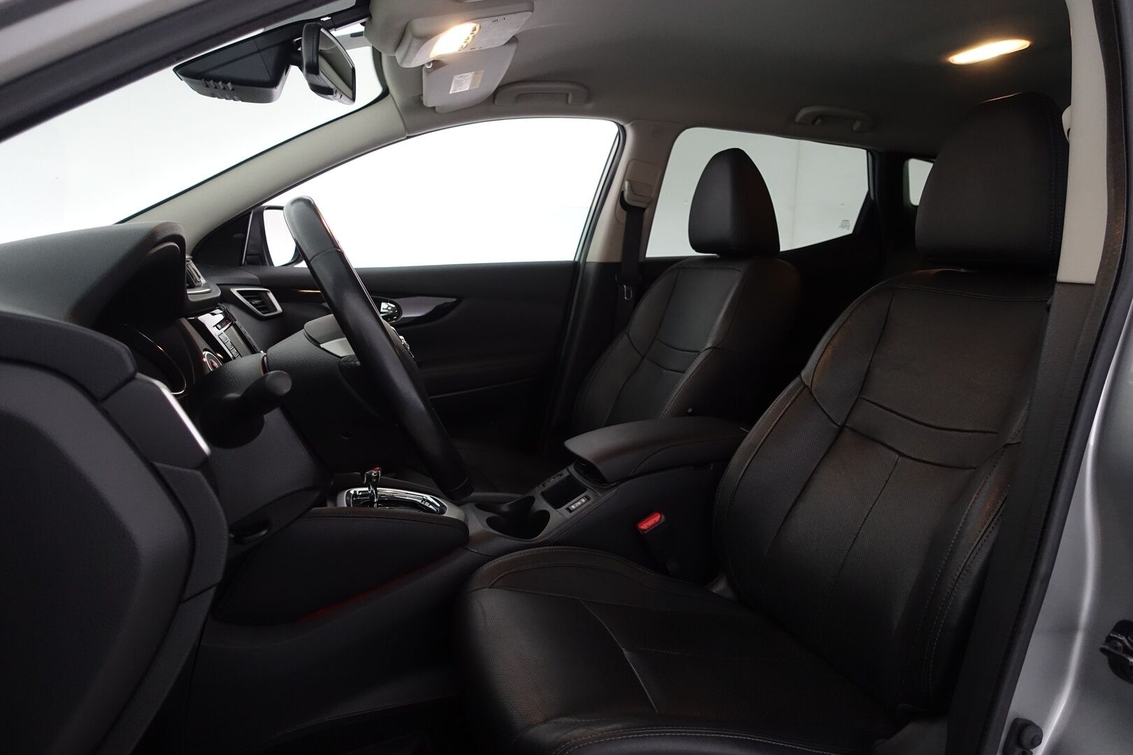 Nissan Qashqai 2015 DIG-T 115 Business 360 2WD Xtronic E6 Leather - Vakkari | 360-Peruutuskamera | Lane Assist | BLIS | Lohko+Sisälämmitin | Sähkösäätöinen kuskin penkki | 2x Renkaat aluvanteilla | 