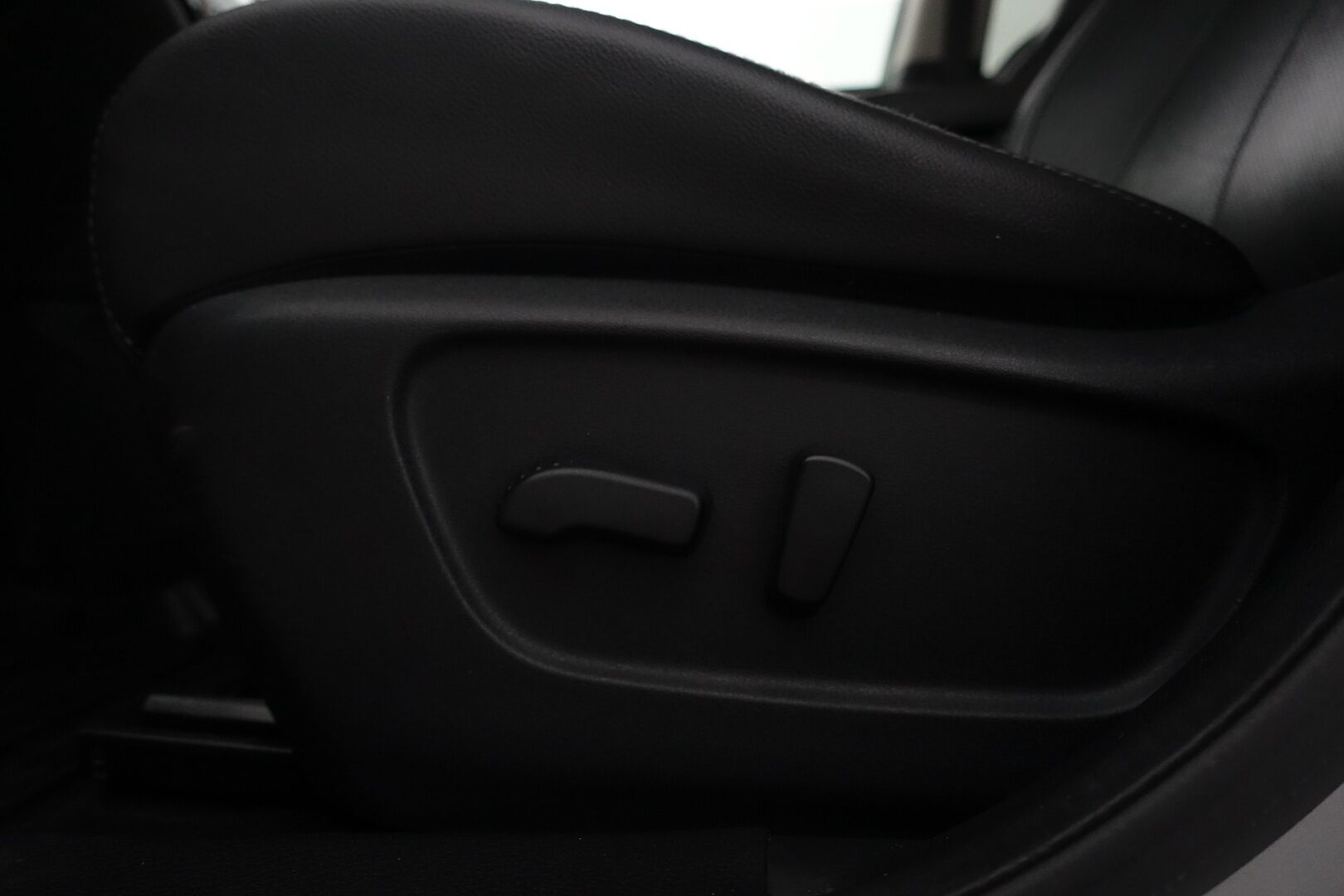 Nissan Qashqai 2015 DIG-T 115 Business 360 2WD Xtronic E6 Leather - Vakkari | 360-Peruutuskamera | Lane Assist | BLIS | Lohko+Sisälämmitin | Sähkösäätöinen kuskin penkki | 2x Renkaat aluvanteilla | 