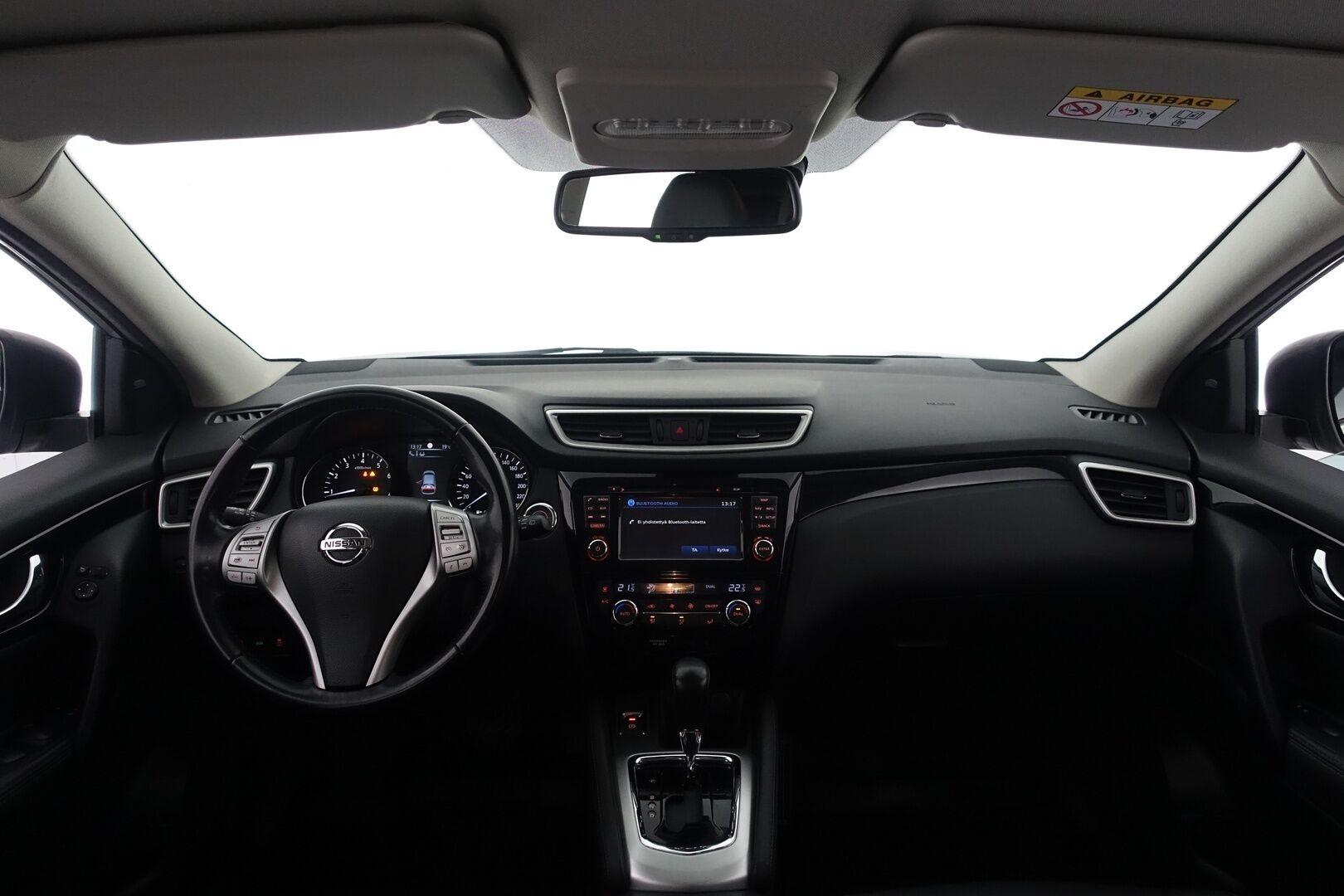 Nissan Qashqai 2015 DIG-T 115 Business 360 2WD Xtronic E6 Leather - Vakkari | 360-Peruutuskamera | Lane Assist | BLIS | Lohko+Sisälämmitin | Sähkösäätöinen kuskin penkki | 2x Renkaat aluvanteilla | 