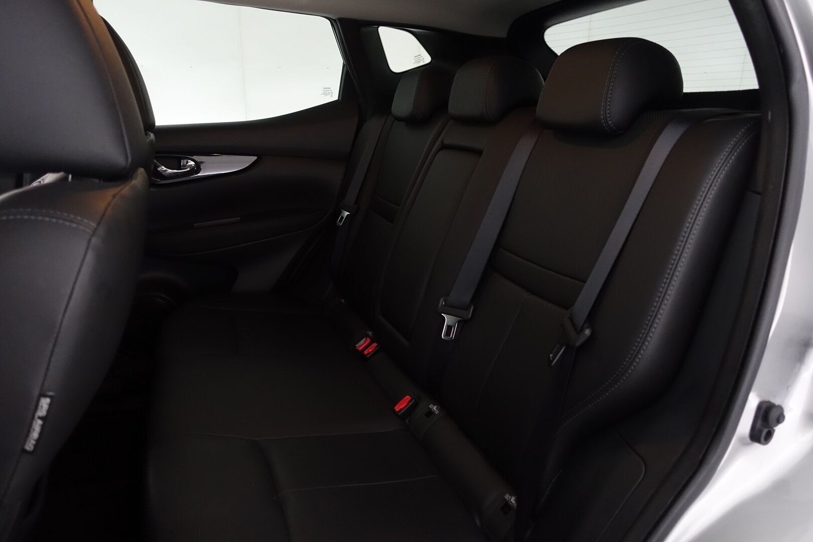 Nissan Qashqai 2015 DIG-T 115 Business 360 2WD Xtronic E6 Leather - Vakkari | 360-Peruutuskamera | Lane Assist | BLIS | Lohko+Sisälämmitin | Sähkösäätöinen kuskin penkki | 2x Renkaat aluvanteilla | 