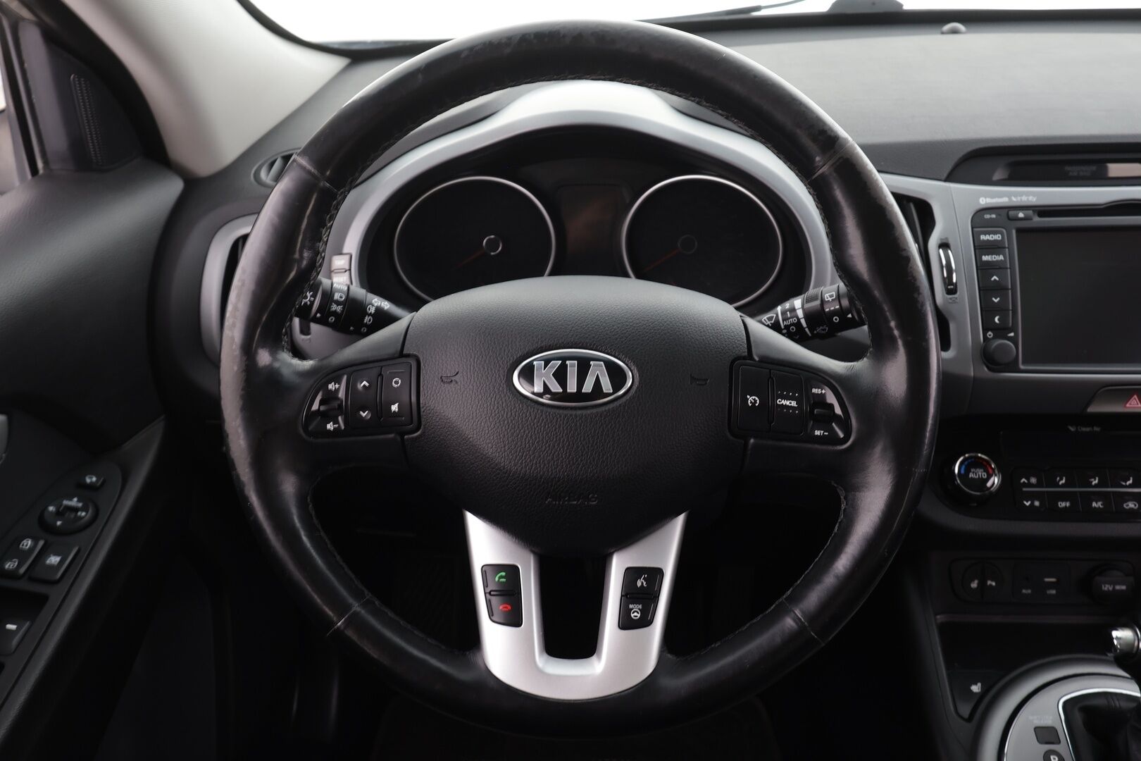 Kia Sportage 2015 2,0 AWD CRDi-R Business Premium A/T * Vakkari / Panorama / P.kamera / Navi / KeylessGo / Koukku / Lohko / Puolinahat * - Suomi-auto / Kahdet renkaat aluvanteilla - HULLUT JOULUT KORKOTARJOUS 2,49% 