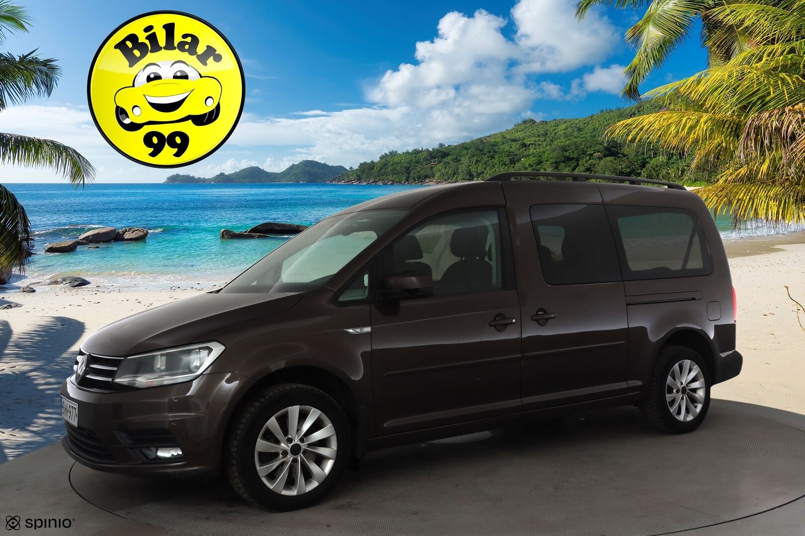 Volkswagen Caddy Maxi 2016 Comfortline 2,0 TDI 75kW DSG * 7-PAIKKAINEN / Webasto / Vetokoukku / Vakkari / Bluetooth / P-Tutka / Upea! - Kahdet renkaat aluvanteilla / 1OM Suomiauto! - HULLUT AVAJAISHULINAT KORKOTARJOUS 3,29 %