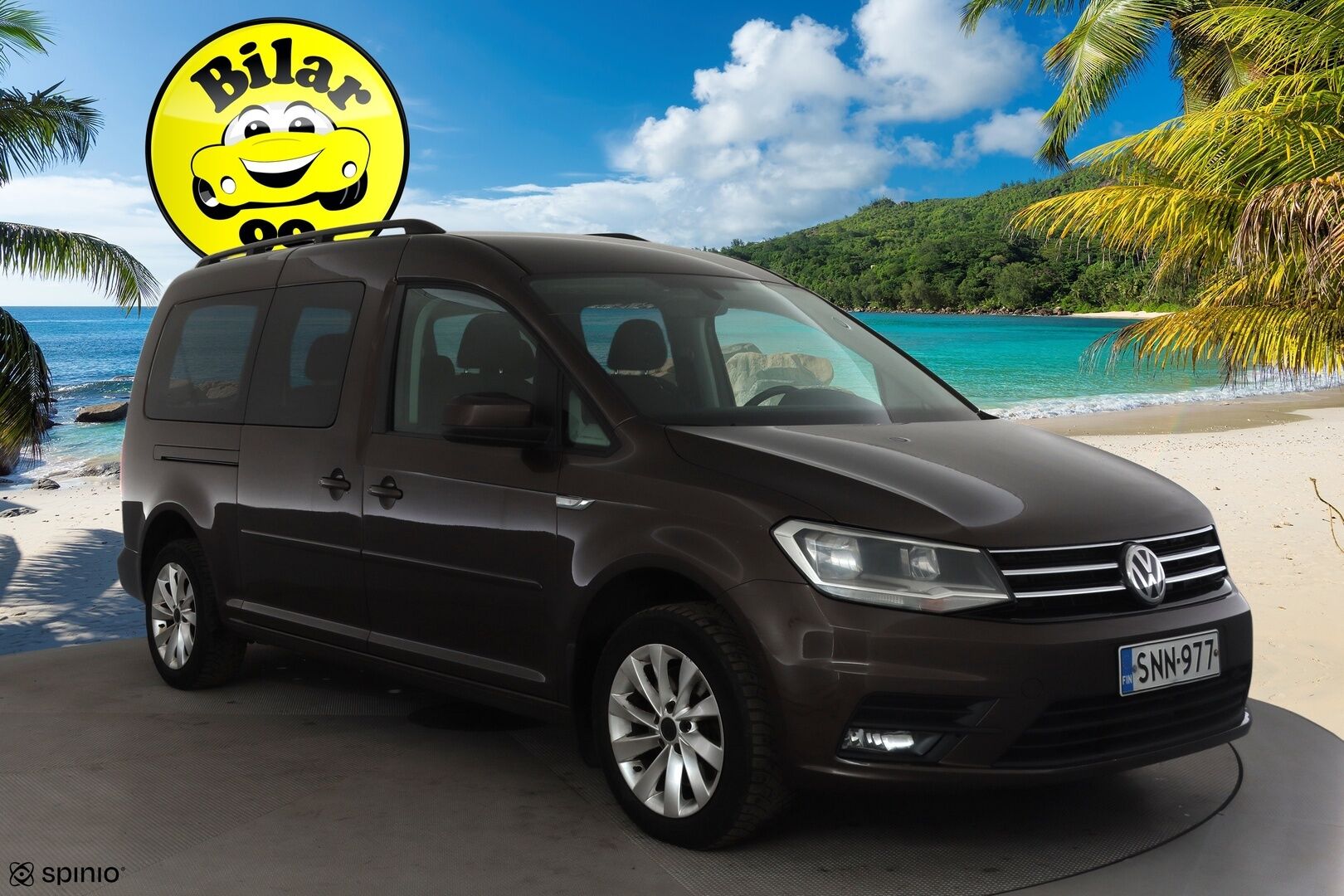 Volkswagen Caddy Maxi 2016 Comfortline 2,0 TDI 75kW DSG * 7-PAIKKAINEN / Webasto / Vetokoukku / Vakkari / Bluetooth / P-Tutka / Upea! - Kahdet renkaat aluvanteilla / 1OM Suomiauto! - HULLUT AVAJAISHULINAT KORKOTARJOUS 3,29 %