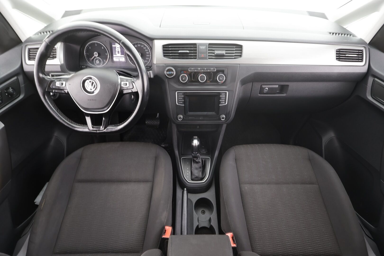 Volkswagen Caddy Maxi 2016 Comfortline 2,0 TDI 75kW DSG 7-P * 1-om Suomi-auto / Webasto / Vakkari / Bluetooth / P.Tutka * - Kahdet renkaat aluvanteilla