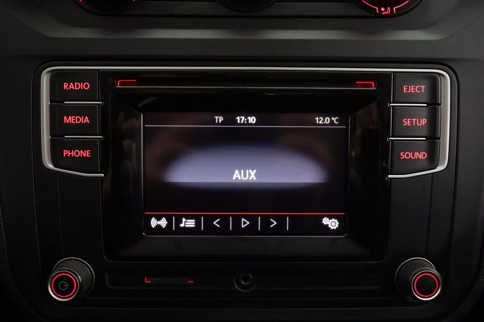 Volkswagen Caddy Maxi 2016 Comfortline 2,0 TDI 75kW DSG * 7-PAIKKAINEN / Webasto / Vetokoukku / Vakkari / Bluetooth / P-Tutka / Upea! - Kahdet renkaat aluvanteilla / 1OM Suomiauto! - HULLUT AVAJAISHULINAT KORKOTARJOUS 3,29 %