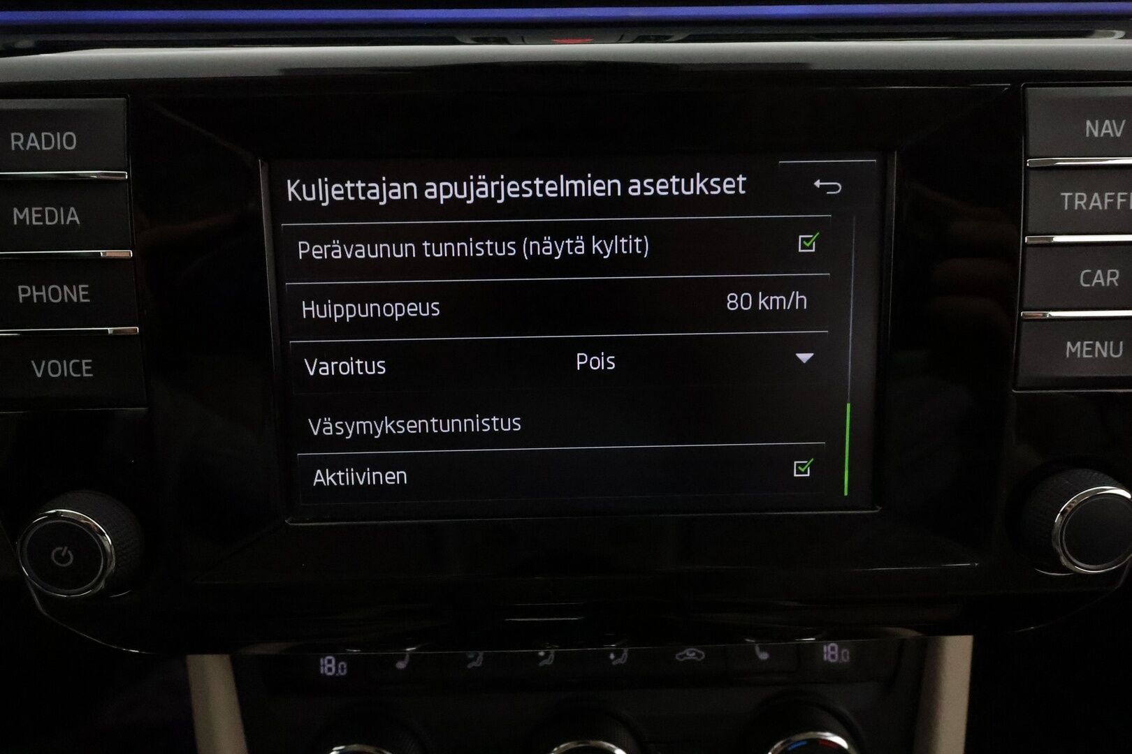 Skoda Superb 2016 Combi 2,0 TDI 190 Style DSG **Adapt. vakkari / Webasto / Xenon / Smartlink / Koukku / Muistipenkki**