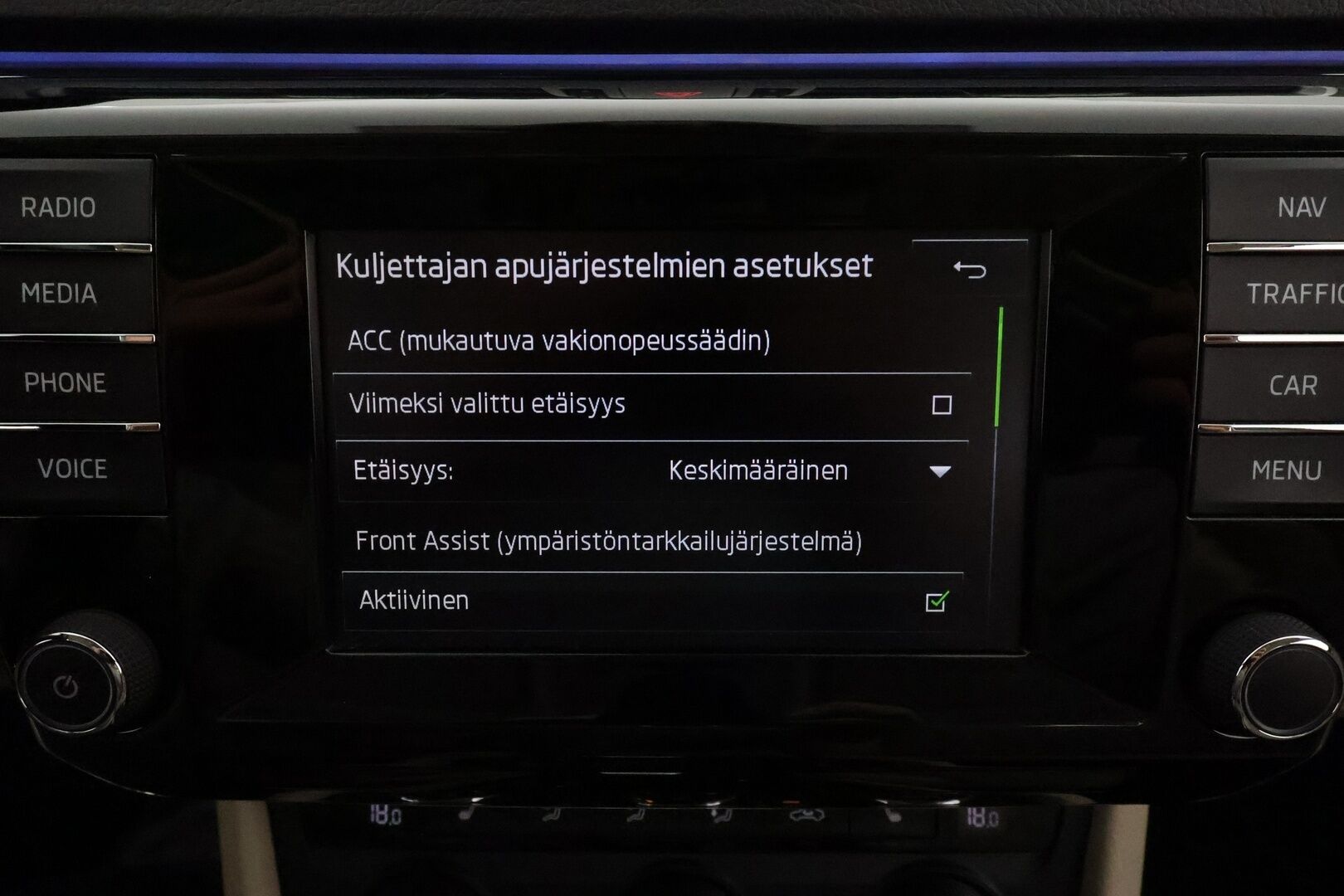Skoda Superb 2016 Combi 2,0 TDI 190 Style DSG **Adapt. vakkari / Webasto / Xenon / Smartlink / Koukku / Muistipenkki**