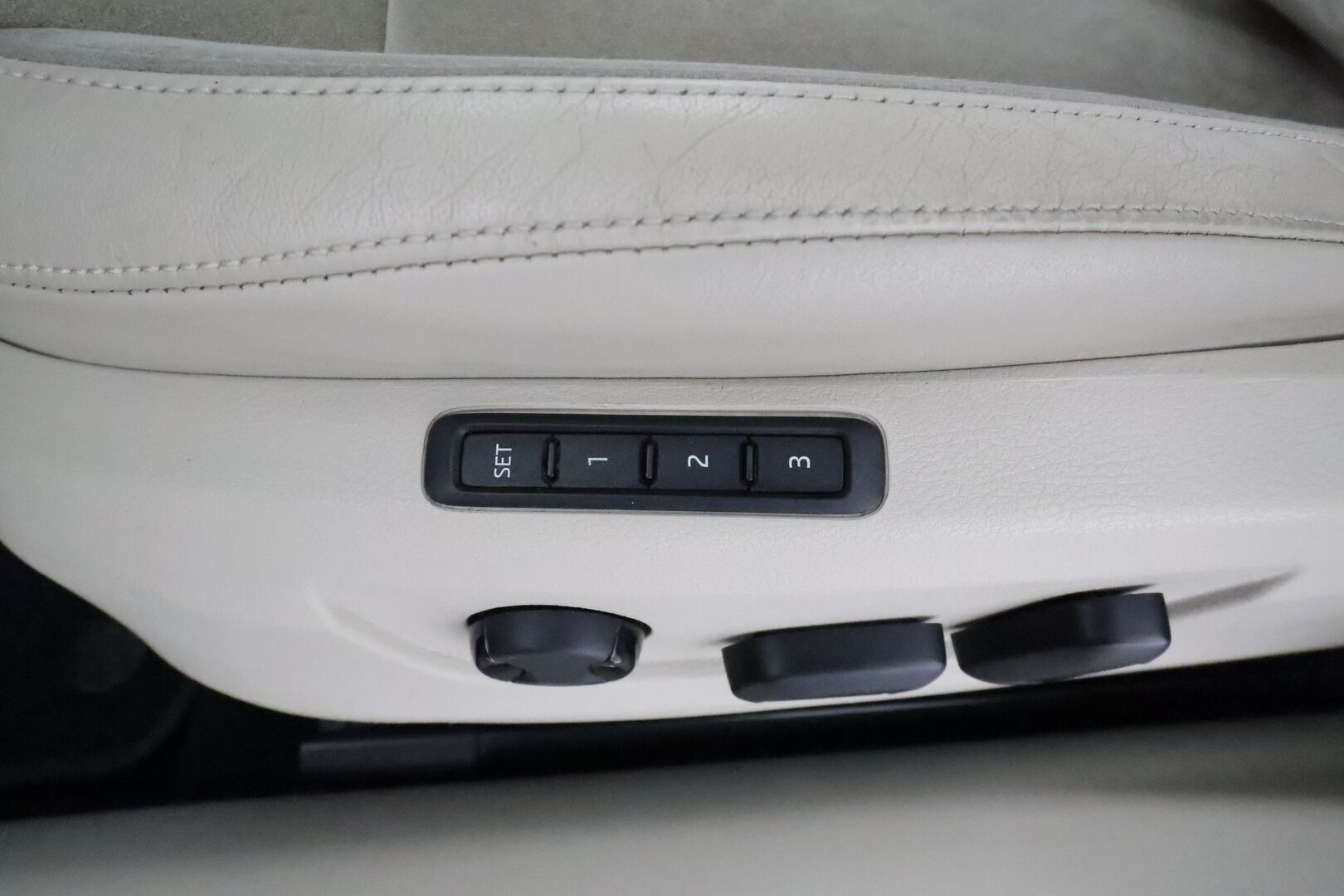 Skoda Superb 2016 Combi 2,0 TDI 190 Style DSG **Adapt. vakkari / Webasto / Xenon / Smartlink / Koukku / Muistipenkki**