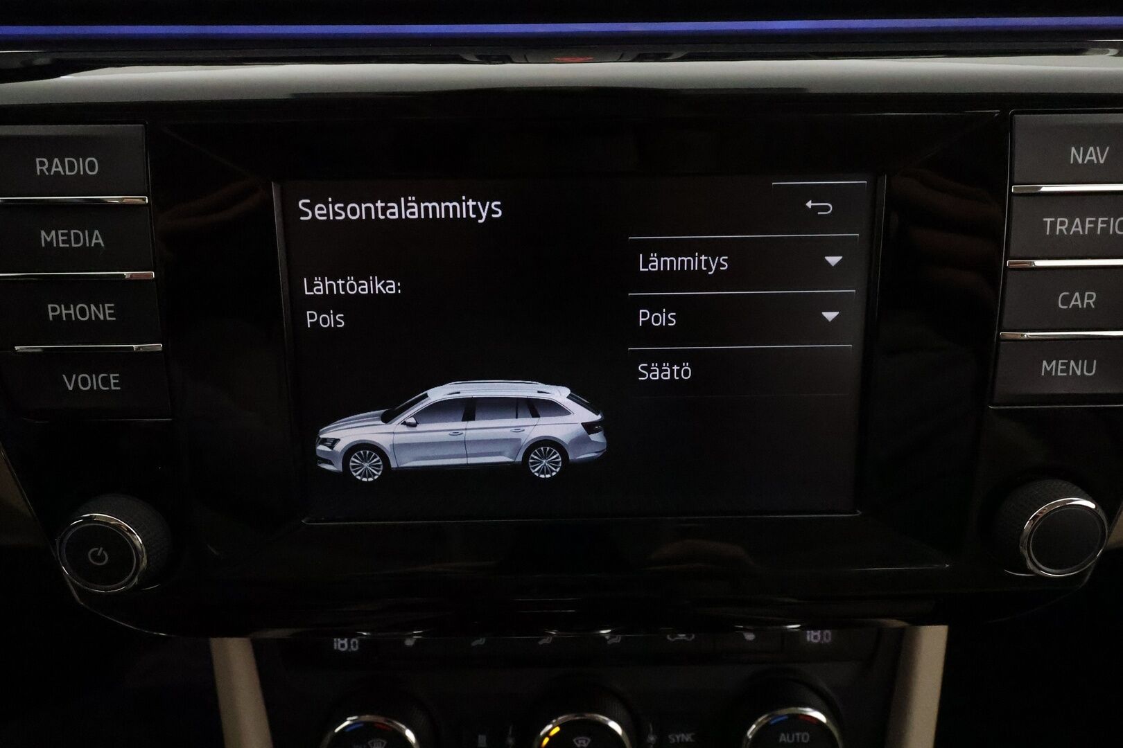 Skoda Superb 2016 Combi 2,0 TDI 190 Style DSG **Adapt. vakkari / Webasto / Xenon / Smartlink / Koukku / Muistipenkki**