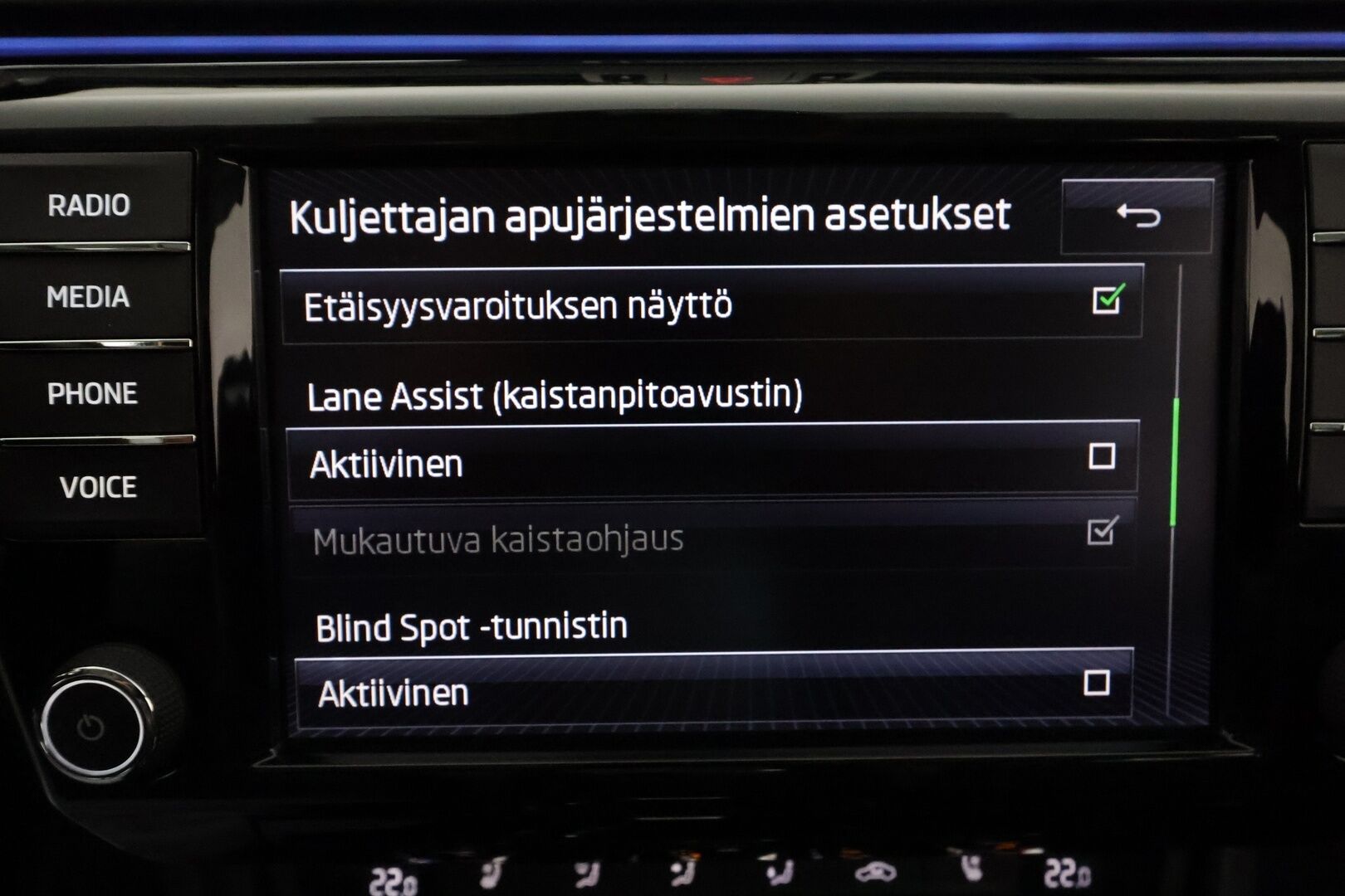 Skoda Superb 2016 Combi 2,0 TSI 280 4x4 L&K DSG Autom. **Panorama / Webasto / Koukku / Canton / Adapt. vakkari / Muistipenkki / P.kamera** - Suomi-auto / Apple&Android / Navi / Kaistavahti / Sähköluukku