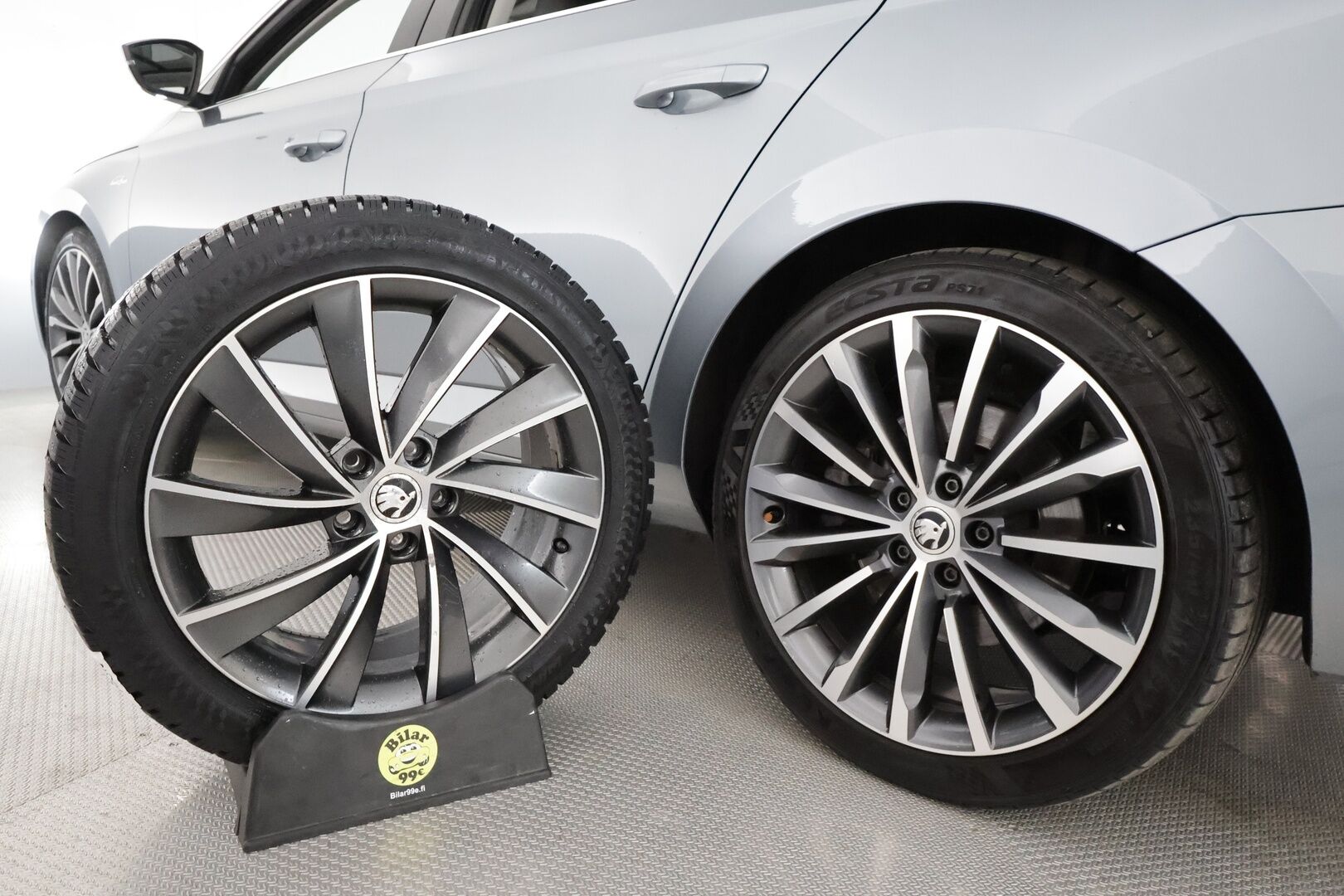 Skoda Superb 2016 Combi 2,0 TSI 280 4x4 L&K DSG Autom. **Panorama / Webasto / Koukku / Canton / Adapt. vakkari / Muistipenkki / P.kamera** - Suomi-auto / Apple&Android / Navi / Kaistavahti / Sähköluukku