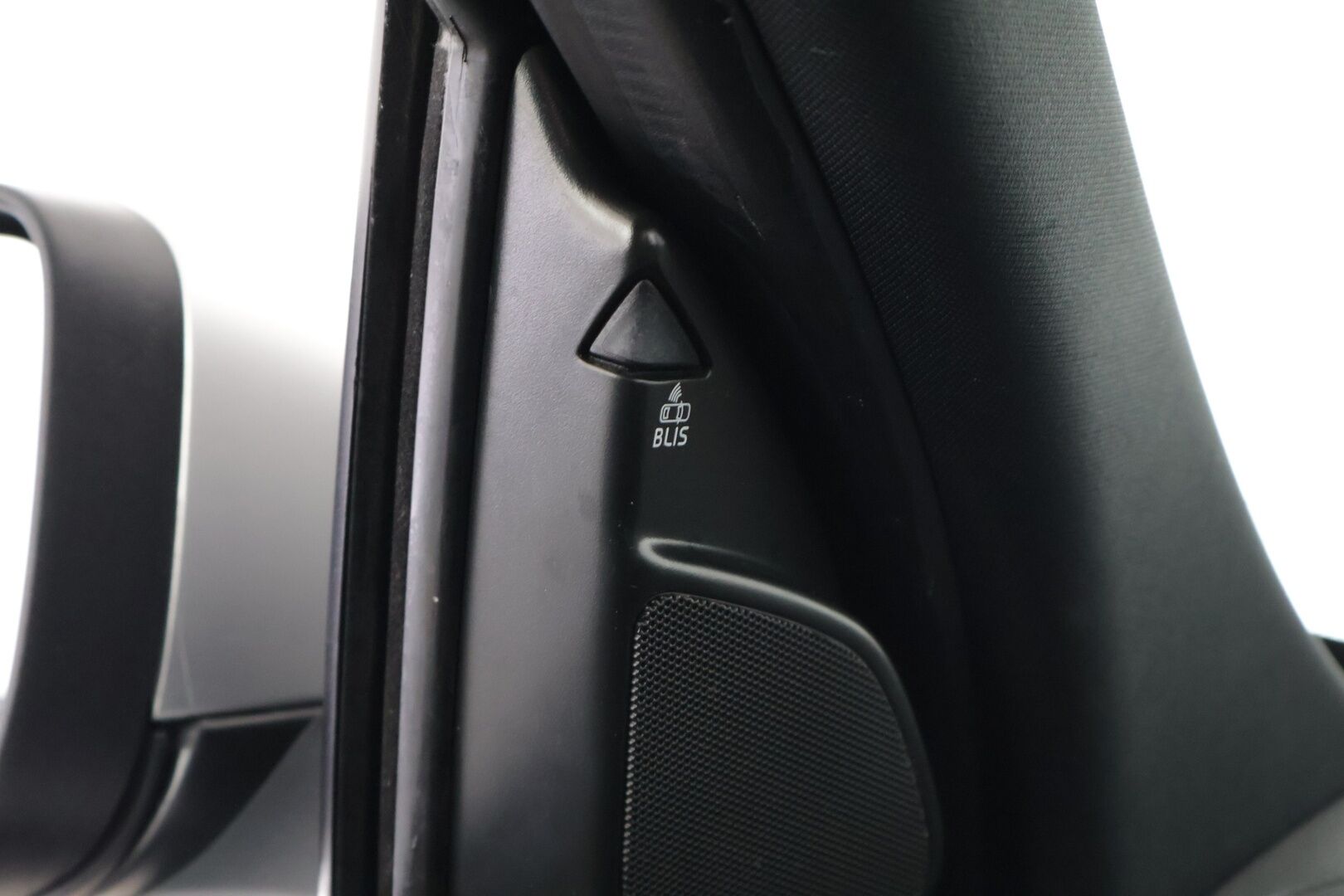 Volvo XC60 2016 D5 AWD R-Design Edition aut *Adapt. Vakkari / BLIS / Koukku / Webasto / Lämm. Tuulilasi & Ratti* - *Suomi-Auto / 2xrenkaat ja avaimet*