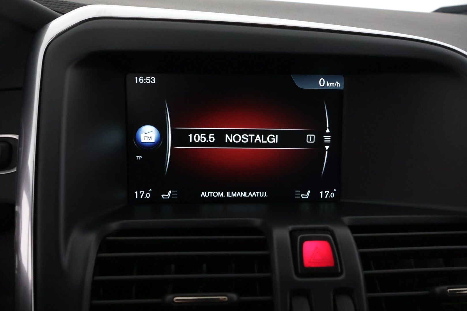 Volvo XC60 2016 D5 AWD R-Design Edition aut *Adapt. Vakkari / BLIS / Koukku / Webasto / Lämm. Tuulilasi & Ratti* - *Suomi-Auto / 2xrenkaat ja avaimet*