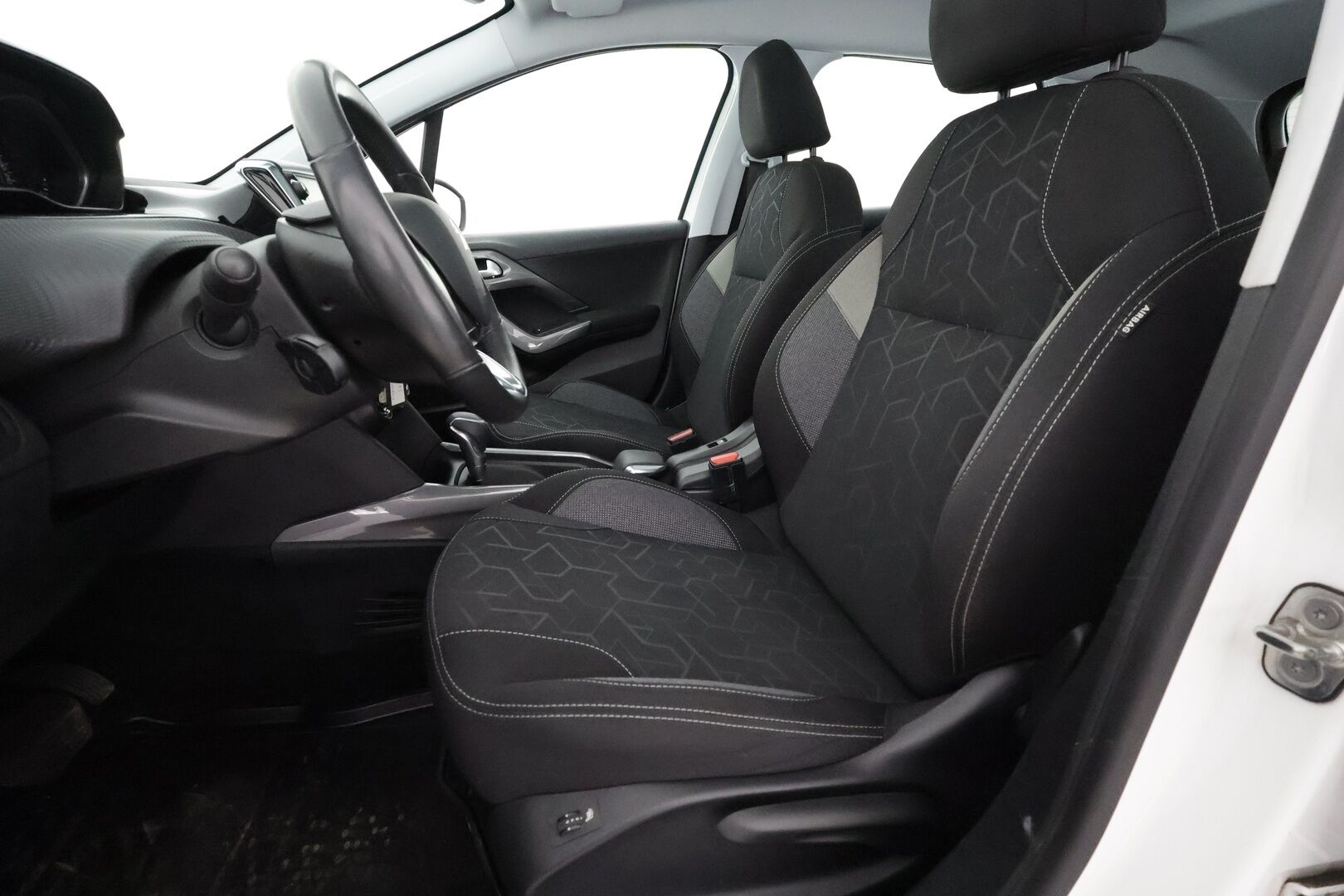 Peugeot 2008 2016 Active PureTech 110 Automaatti - 3,99 % KORKOTARJOUS TÄHÄN AUTOON - 31.5. ASTI! - Myydään Huutokaupat.com:issa