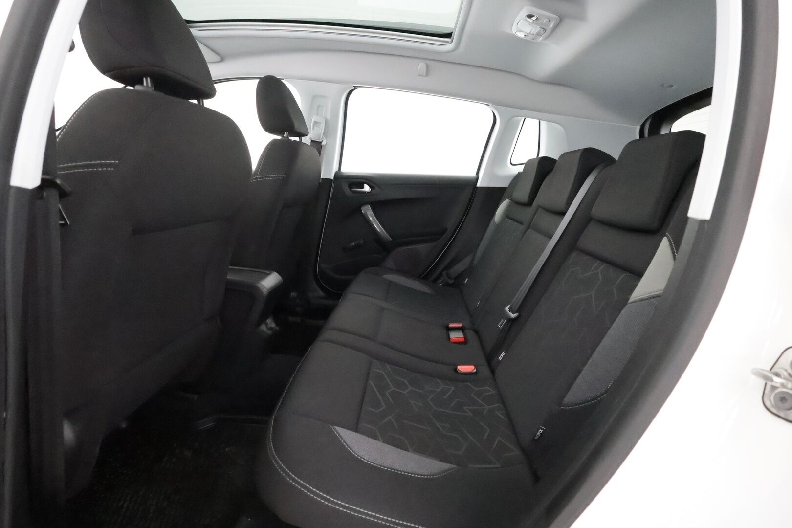 Peugeot 2008 2016 Active PureTech 110 Automaatti - 3,99 % KORKOTARJOUS TÄHÄN AUTOON - 31.5. ASTI! - Myydään Huutokaupat.com:issa