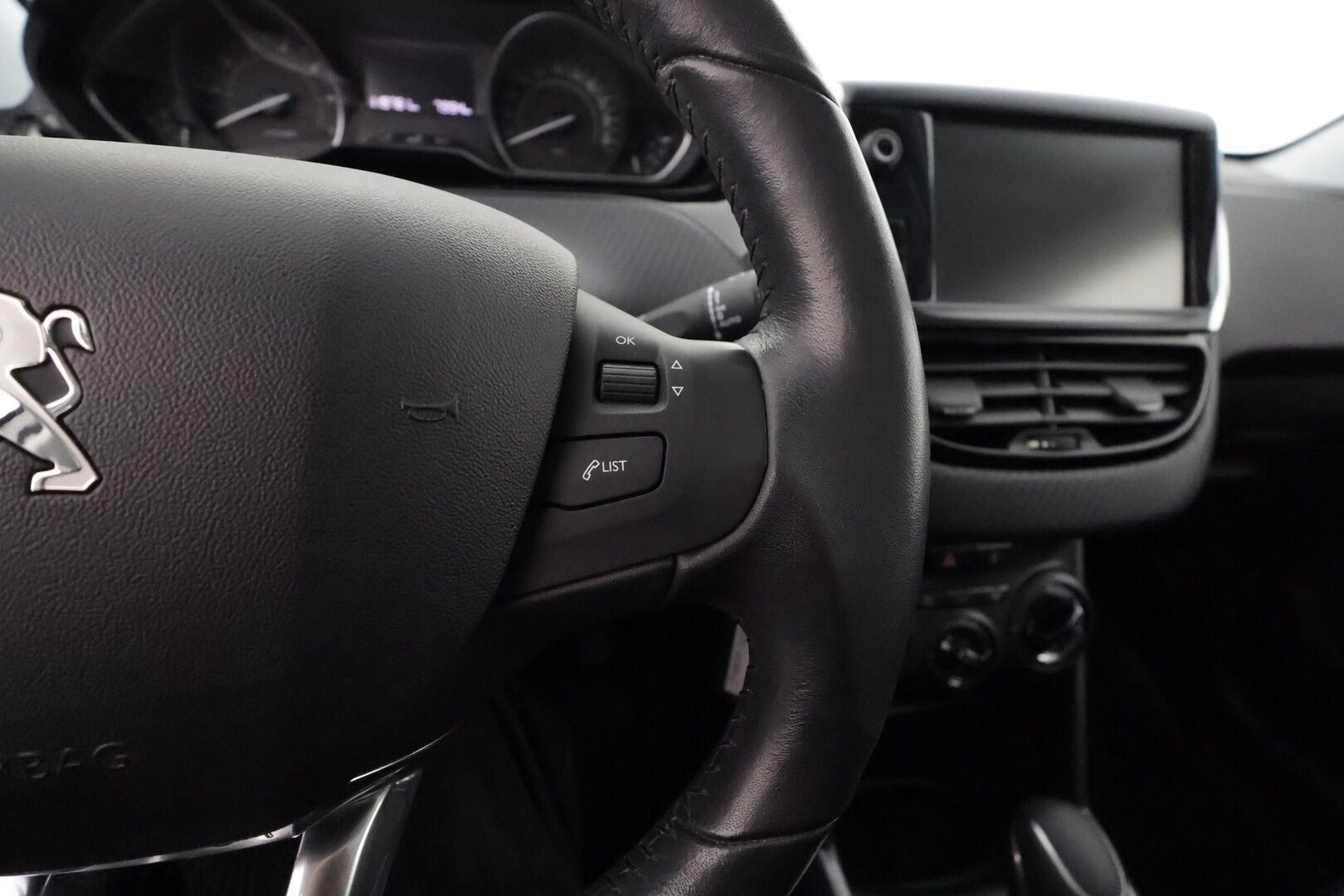 Peugeot 2008 2016 Active PureTech 110 Automaatti - 3,99 % KORKOTARJOUS TÄHÄN AUTOON - 31.5. ASTI! - Myydään Huutokaupat.com:issa