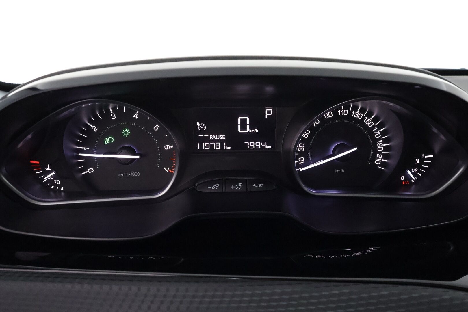 Peugeot 2008 2016 Active PureTech 110 Automaatti - 3,99 % KORKOTARJOUS TÄHÄN AUTOON - 31.5. ASTI! - Myydään Huutokaupat.com:issa
