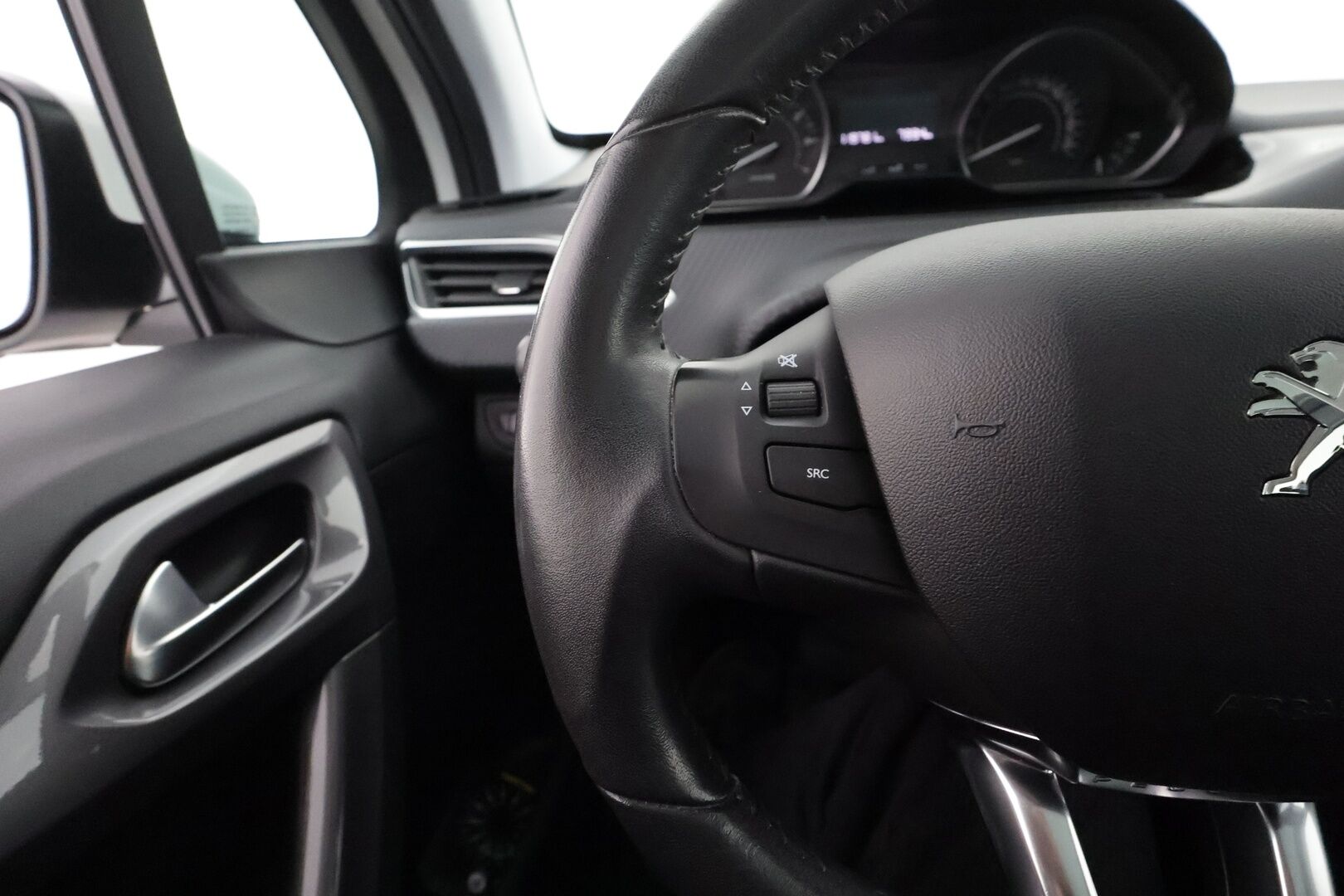Peugeot 2008 2016 Active PureTech 110 Automaatti - 3,99 % KORKOTARJOUS TÄHÄN AUTOON - 31.5. ASTI! - Myydään Huutokaupat.com:issa