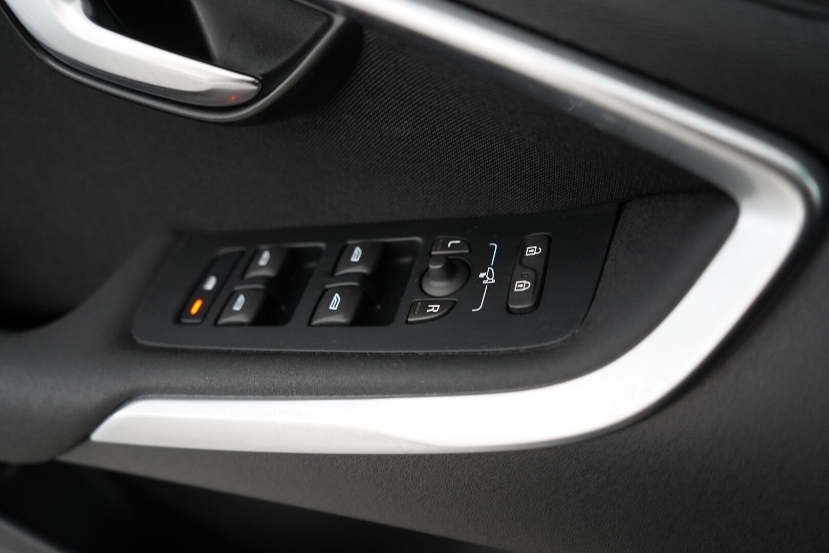 Volvo V40 2017 D2 Business aut - Suomi-auto | Webasto | Panoraama | P-Kamera | Full LED | Osanahka | EI ADBLUE