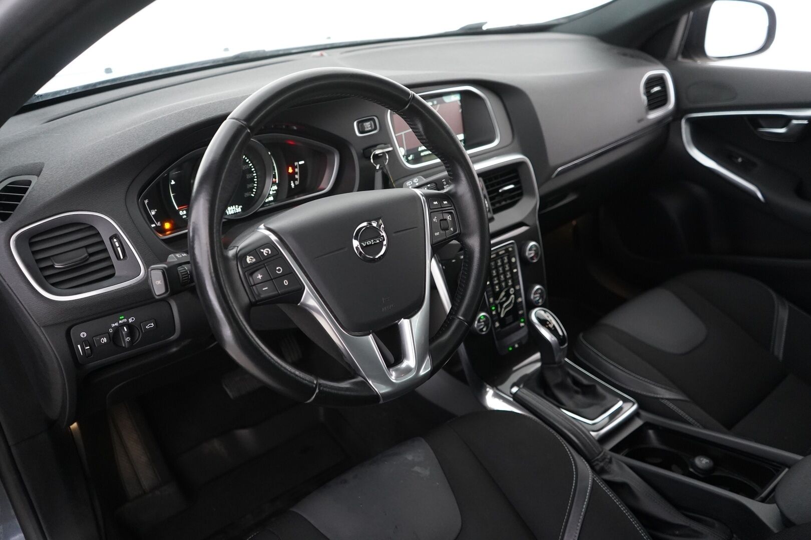 Volvo V40 2017 D2 Business aut - Suomi-auto | Webasto | Panoraama | P-Kamera | Full LED | Osanahka | EI ADBLUE