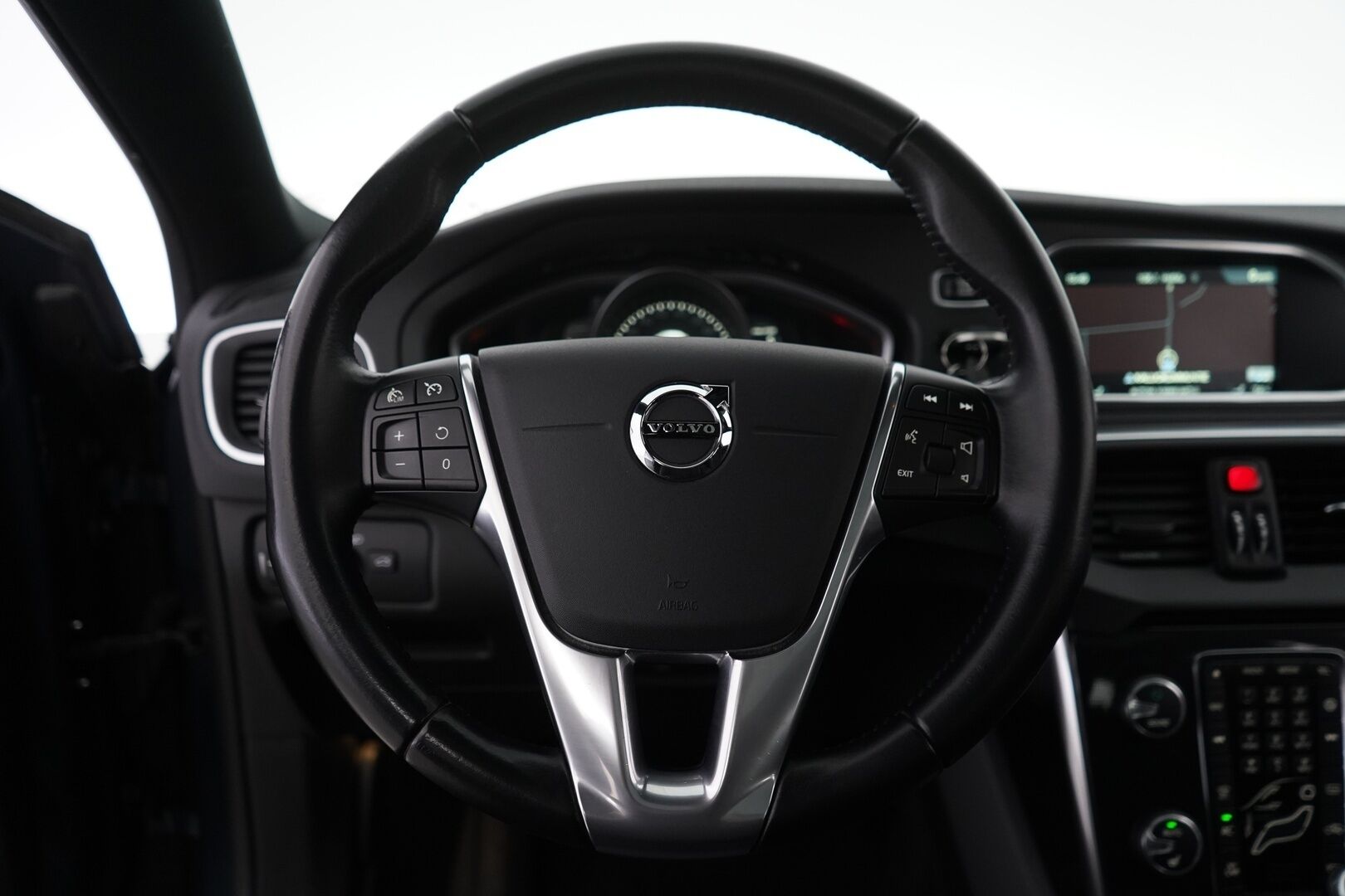 Volvo V40 2017 D2 Business aut - Suomi-auto | Webasto | Panoraama | P-Kamera | Full LED | Osanahka | EI ADBLUE