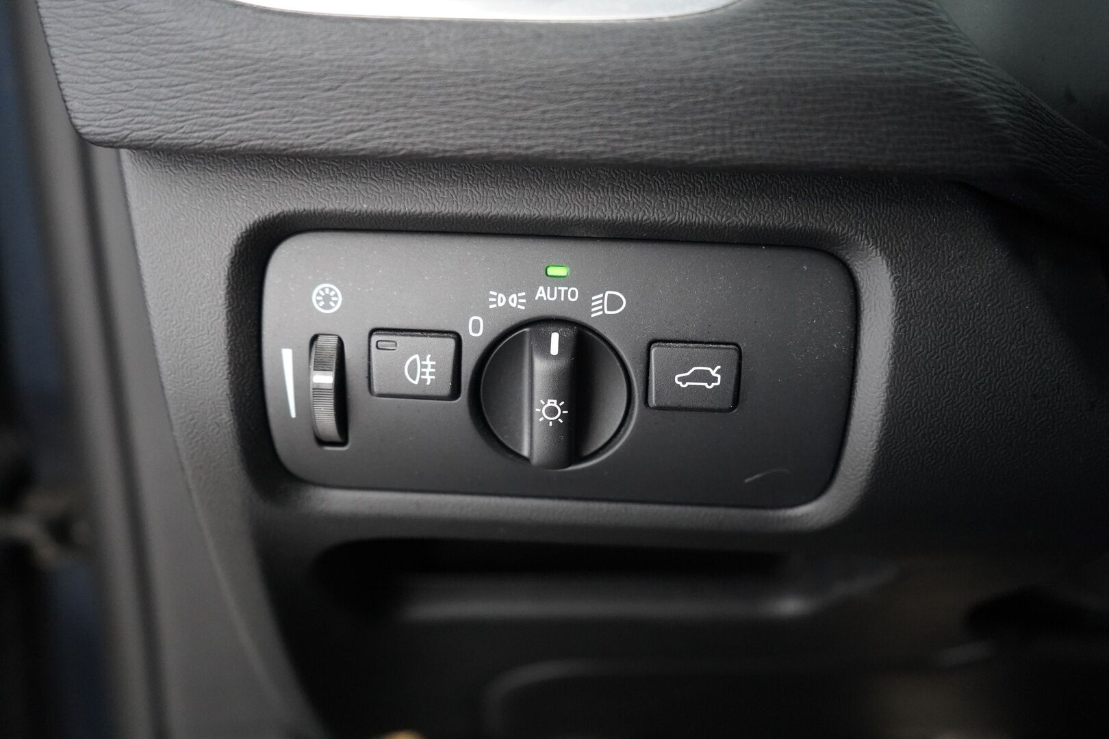 Volvo V40 2017 D2 Business aut - Suomi-auto | Webasto | Panoraama | P-Kamera | Full LED | Osanahka | EI ADBLUE