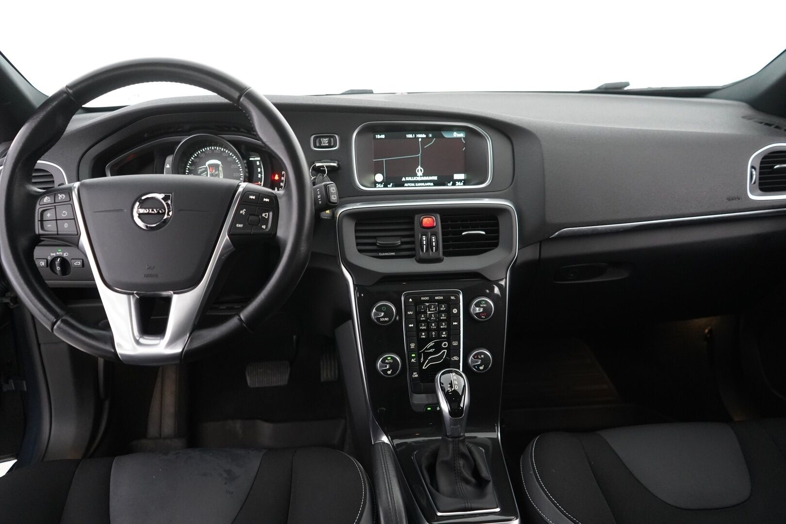 Volvo V40 2017 D2 Business aut - Suomi-auto | Webasto | Panoraama | P-Kamera | Full LED | Osanahka | EI ADBLUE