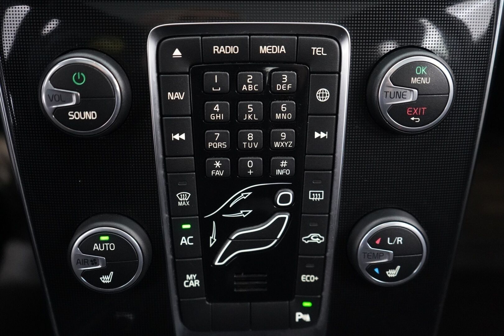Volvo V40 2017 D2 Business aut - Suomi-auto | Webasto | Panoraama | P-Kamera | Full LED | Osanahka | EI ADBLUE