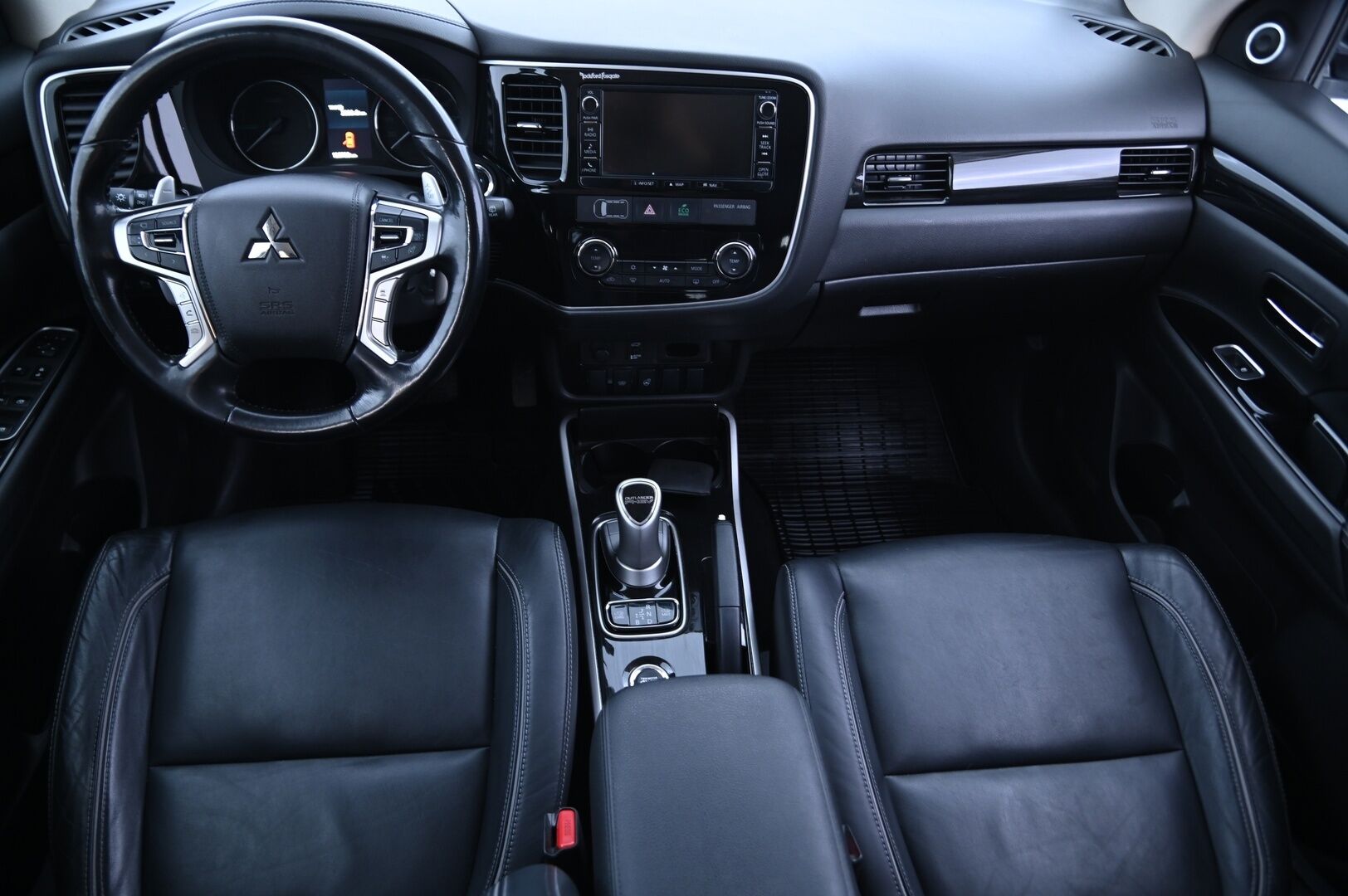 Mitsubishi OUTLANDER PHEV 2016 Instyle Navi 4WD 5P - ACC / 360° / Koukku / S-Luukku / KeyLessGo / Rockford / Nahat / Ratinlämmitin / Navi / Merkkihuollettu!
