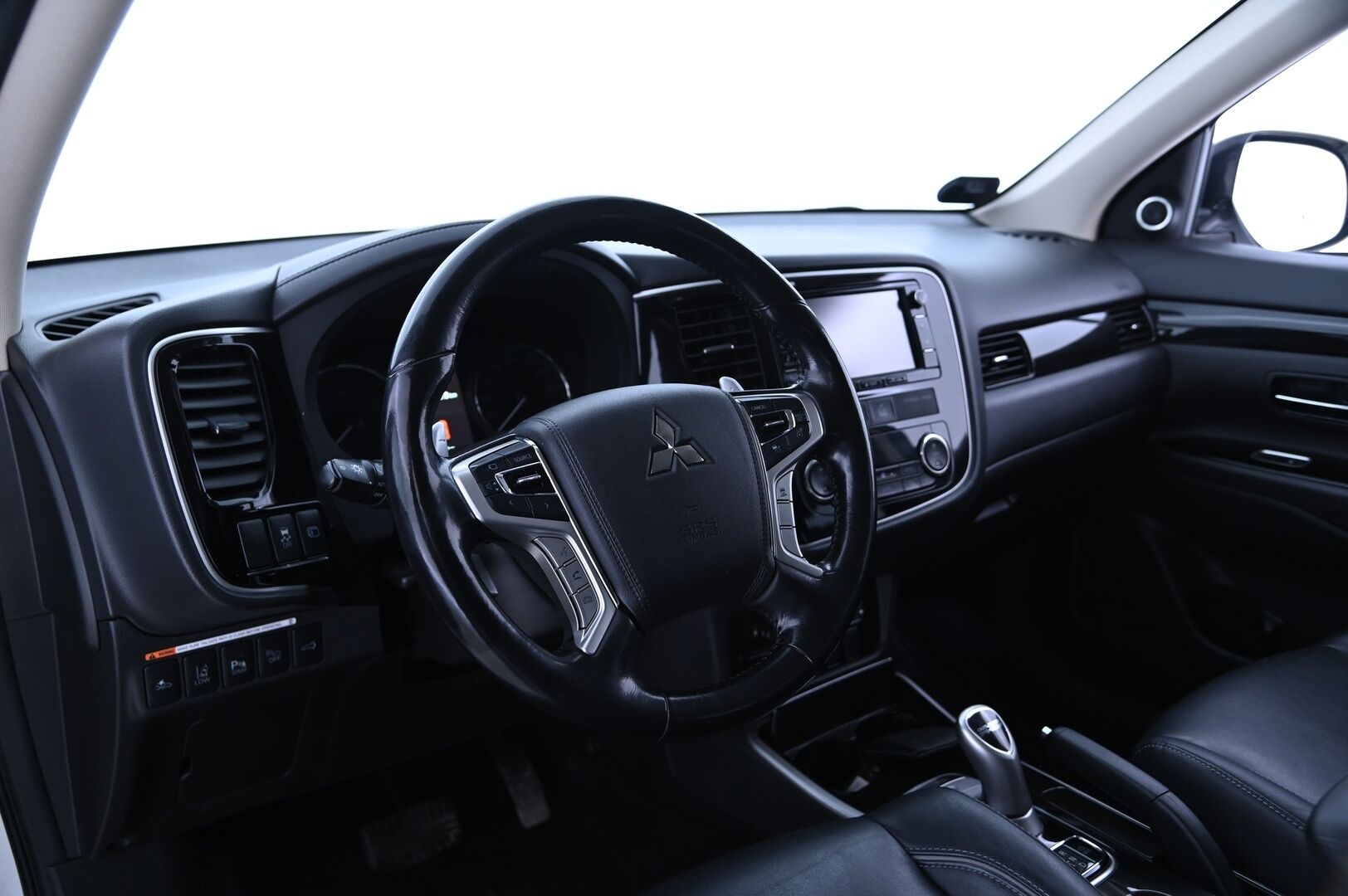 Mitsubishi OUTLANDER PHEV 2016 Instyle Navi 4WD 5P - ACC / 360° / Koukku / S-Luukku / KeyLessGo / Rockford / Nahat / Ratinlämmitin / Navi / Merkkihuollettu!