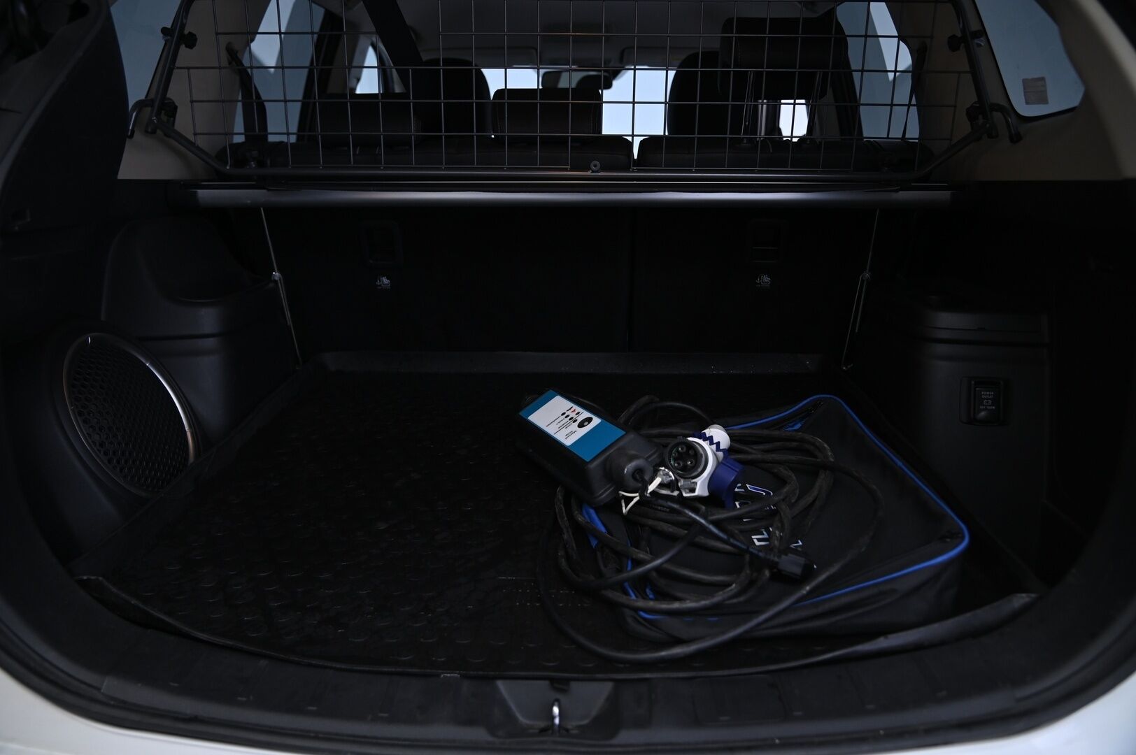 Mitsubishi OUTLANDER PHEV 2016 Instyle Navi 4WD 5P - ACC / 360° / Koukku / S-Luukku / KeyLessGo / Rockford / Nahat / Ratinlämmitin / Navi / Merkkihuollettu!