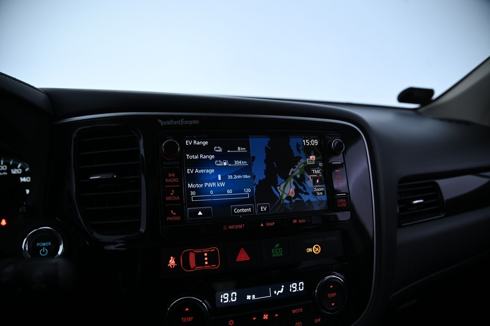 Mitsubishi OUTLANDER PHEV 2016 Instyle Navi 4WD 5P - ACC / 360° / Koukku / S-Luukku / KeyLessGo / Rockford / Nahat / Ratinlämmitin / Navi / Merkkihuollettu!