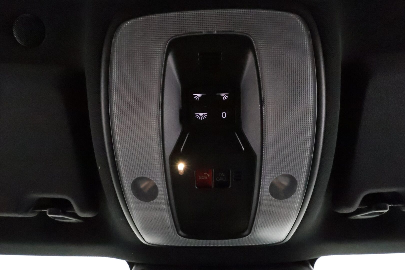 Volvo XC60 2017 D4 AWD R-Design Edition aut *ACC / Webasto / Navi / Aktiiv.Xenon / P.tutkat / Koukku / BLIS / KeylessGo* - Suomi-auto / Kahdet renkaat aluvanteilla / Merkkihuollettu