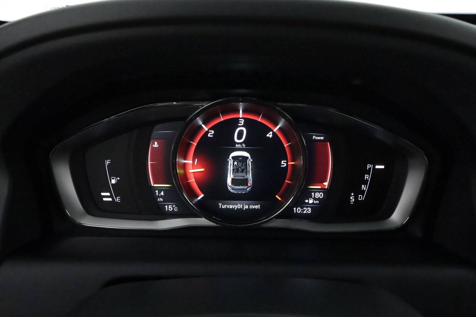 Volvo XC60 2017 D4 AWD R-Design Edition aut *ACC / Webasto / Navi / Aktiiv.Xenon / P.tutkat / Koukku / BLIS / KeylessGo* - Suomi-auto / Kahdet renkaat aluvanteilla / Merkkihuollettu