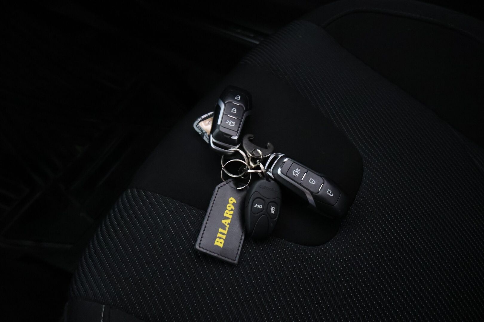 Ford Mondeo 2016 2,0 TDCi 150hv PowerShift Titanium Wagon - Webasto | Koukku | P-tutkat | Navi | Isommalla keskinäytöllä 