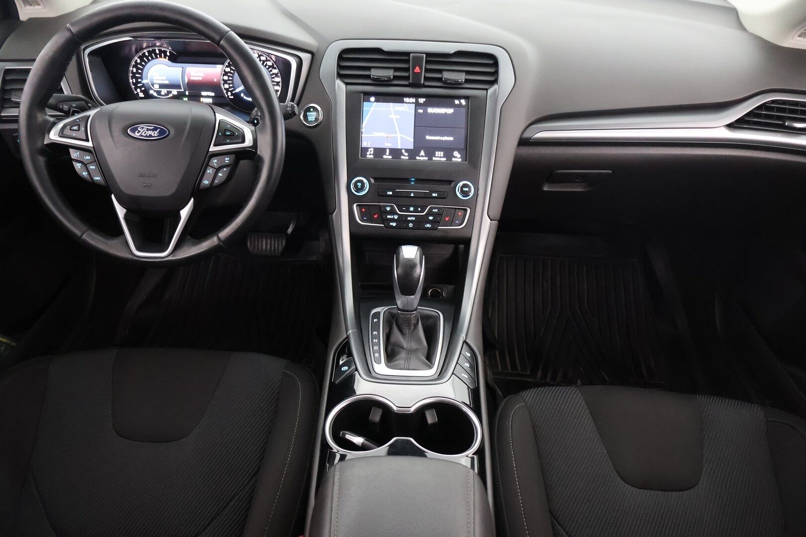 Ford Mondeo 2016 2,0 TDCi 150hv PowerShift Titanium Wagon - Webasto | Koukku | P-tutkat | Navi | Isommalla keskinäytöllä 